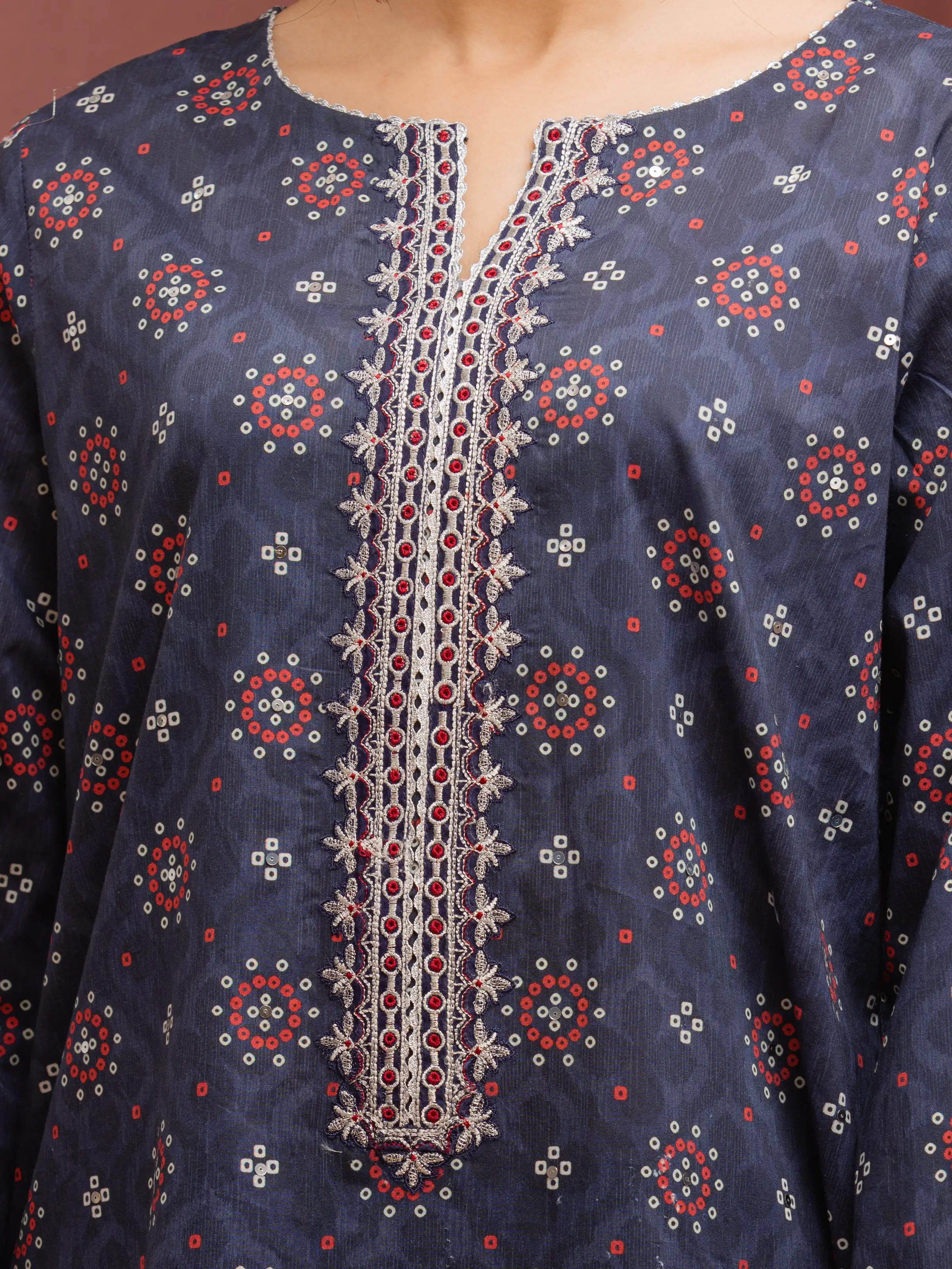 Unstitched Embroidered Cambric Suit - EWU5V2-31043-3P - Image 2