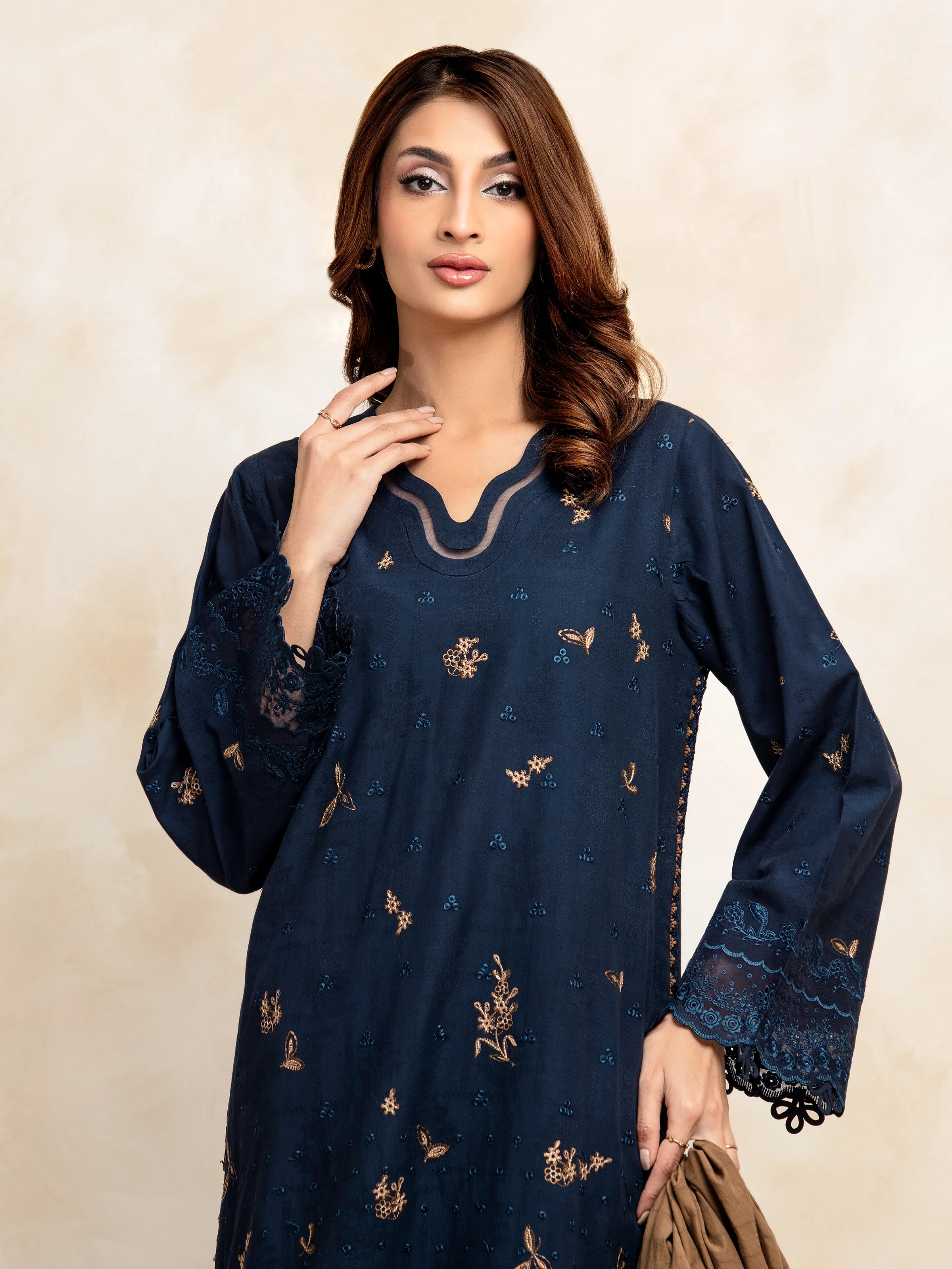 Unstitched Embroidered Jacquard Suit - EWU5V3-31151-3P - Image 4