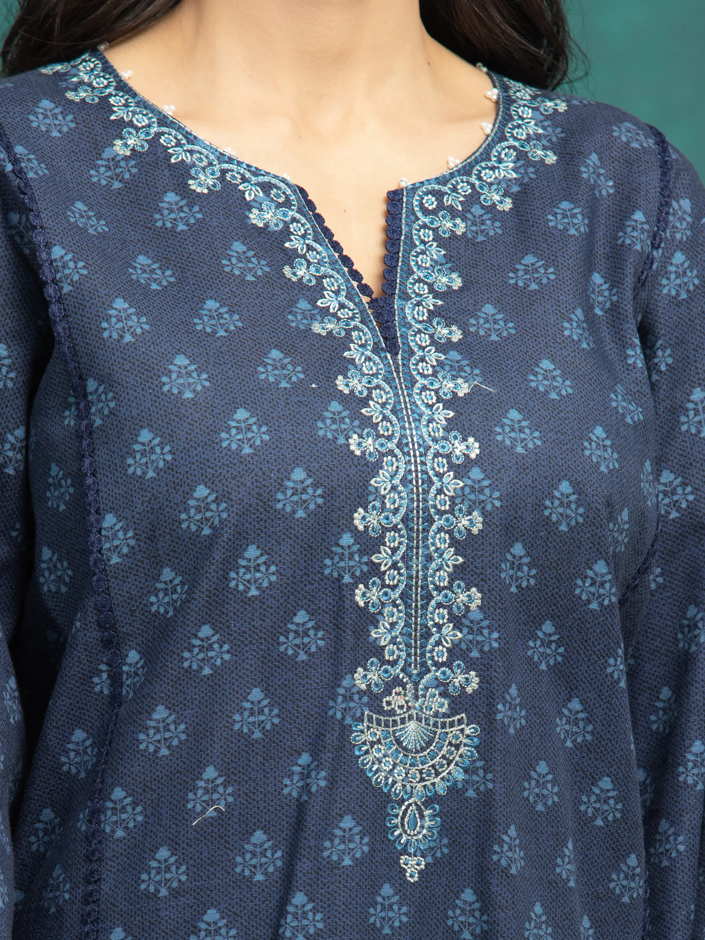 Unstitched Embroidered Khaddar Suit - EWU24V11-30182-3P - Image 4