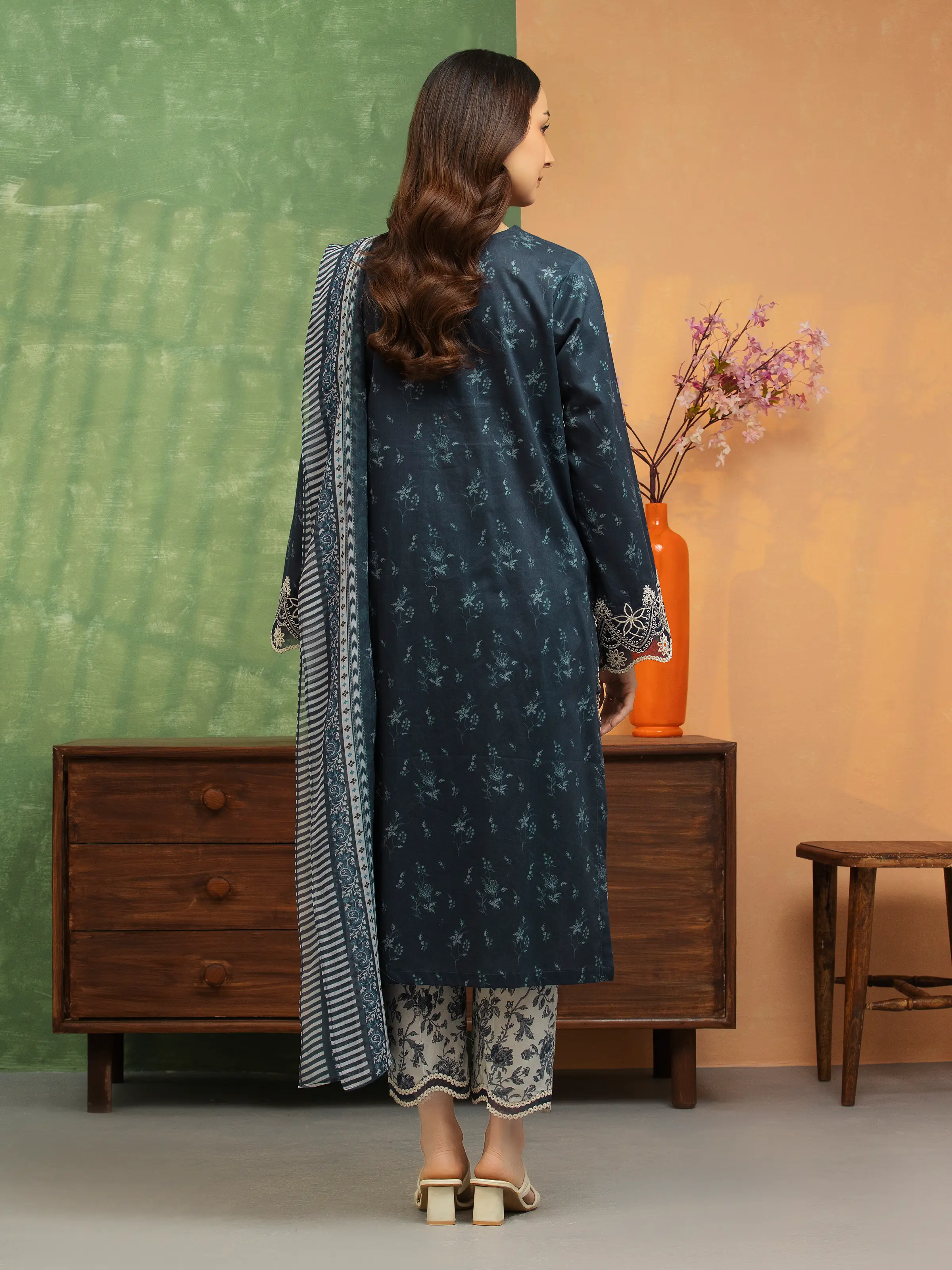 Unstitched Embroidered Lawn Suit - EWU5V1-31413-3P - Image 2