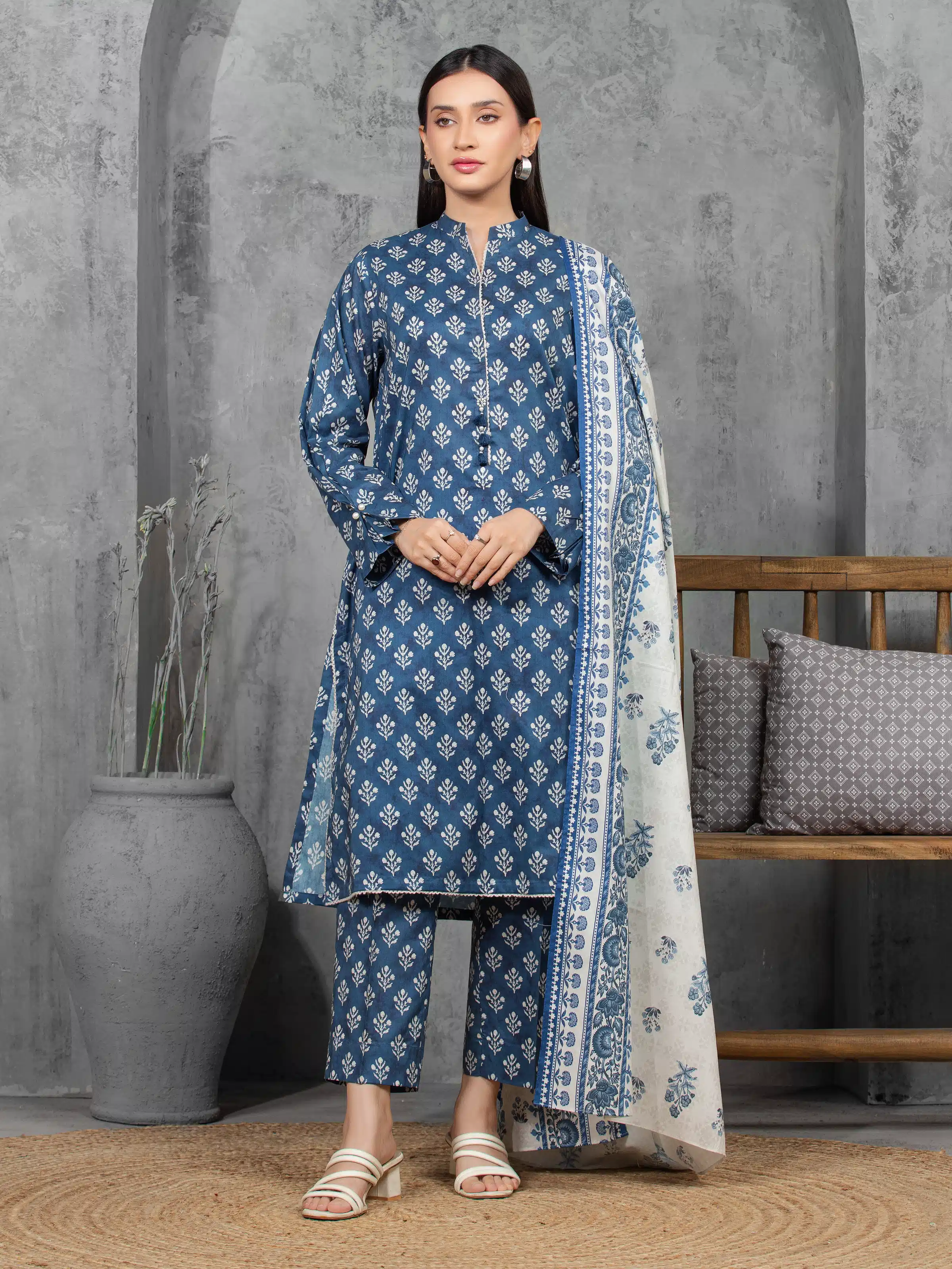 Unstitched Printed Cambric Suit - EWU5A2-35850-3P