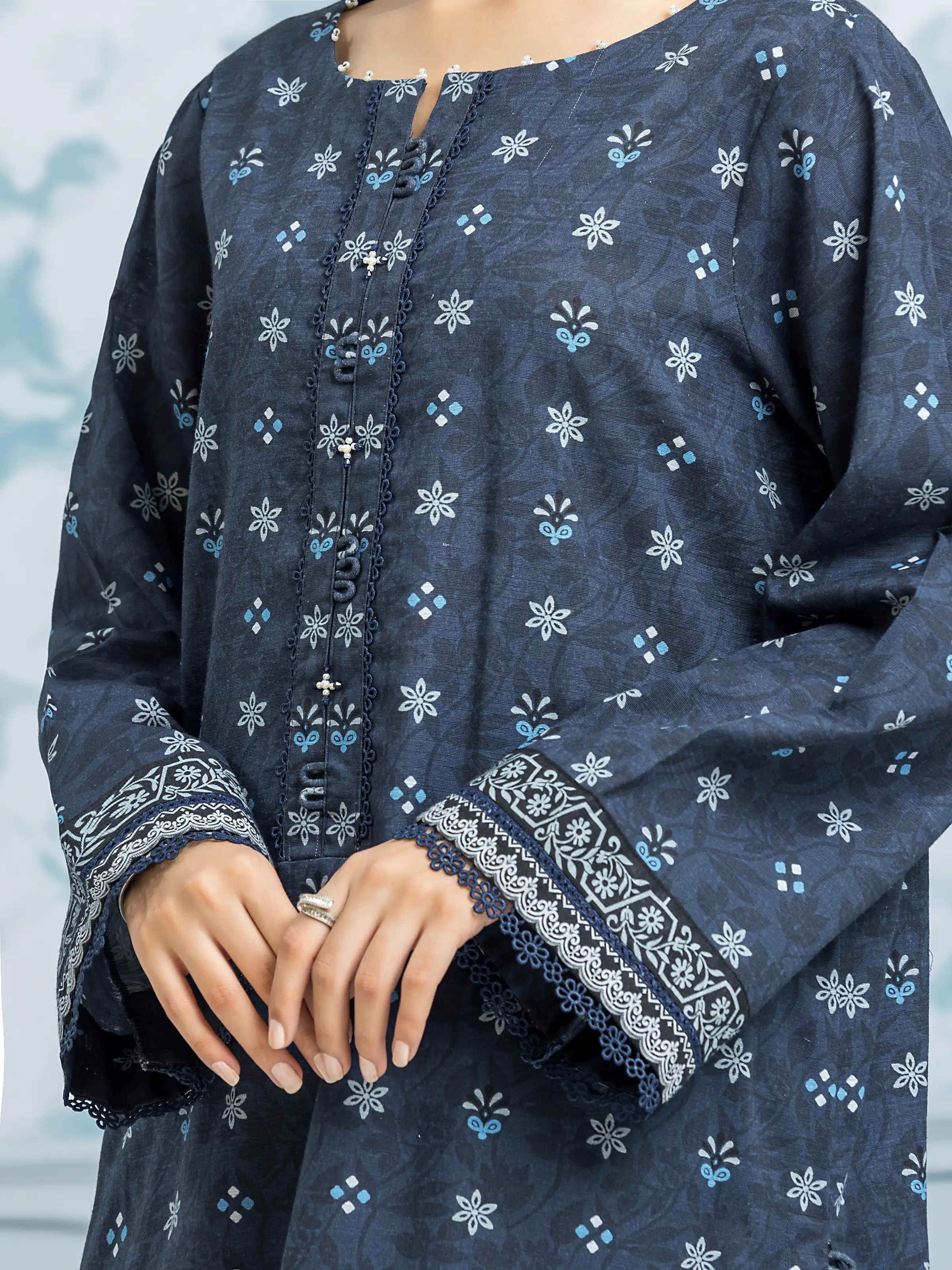 Unstitched Printed Khaddar Shirt Dupatta - EWU24A3-29302SD - Image 2