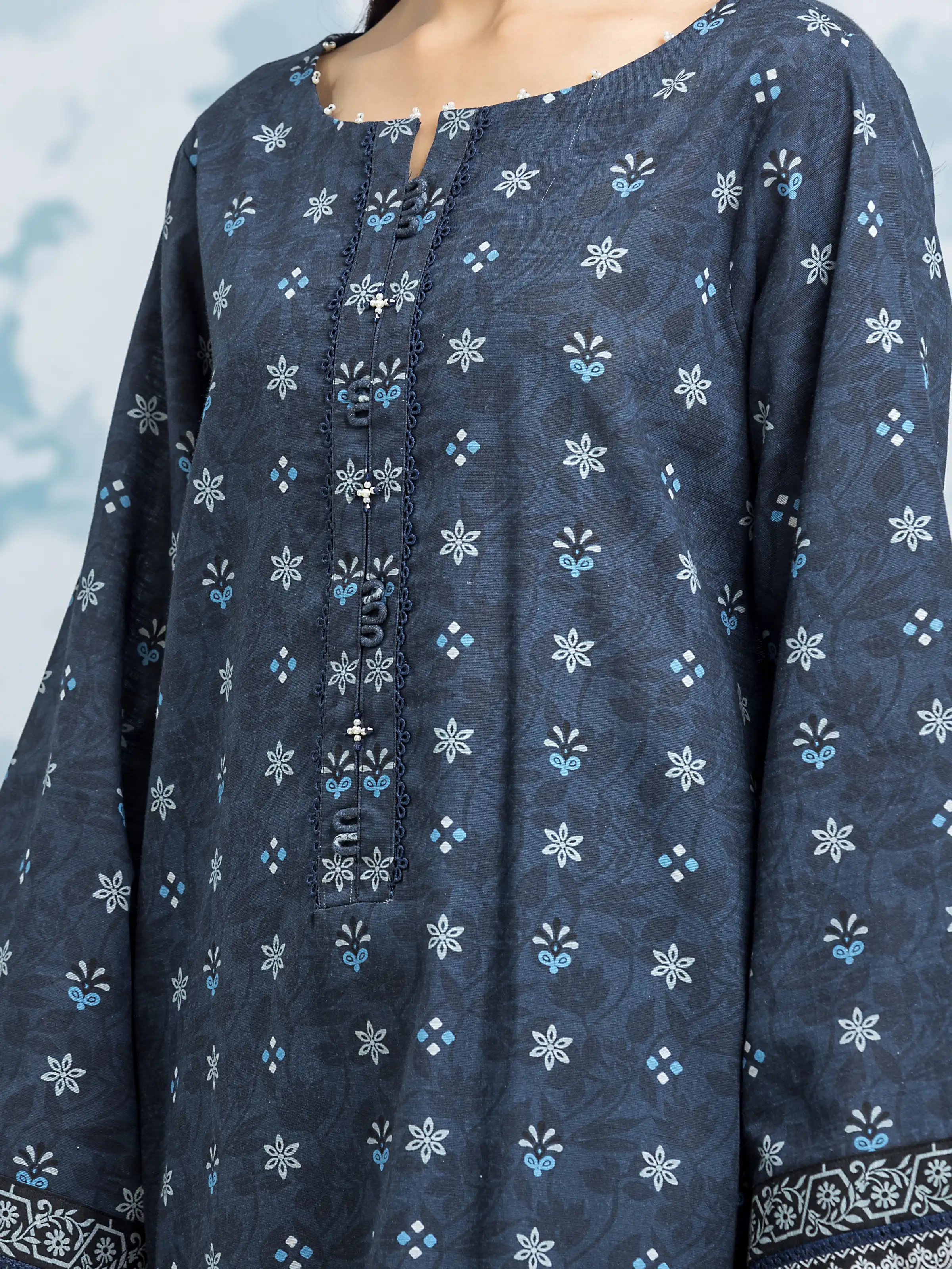 Unstitched Printed Khaddar Shirt Dupatta - EWU24A3-29302SD - Image 3