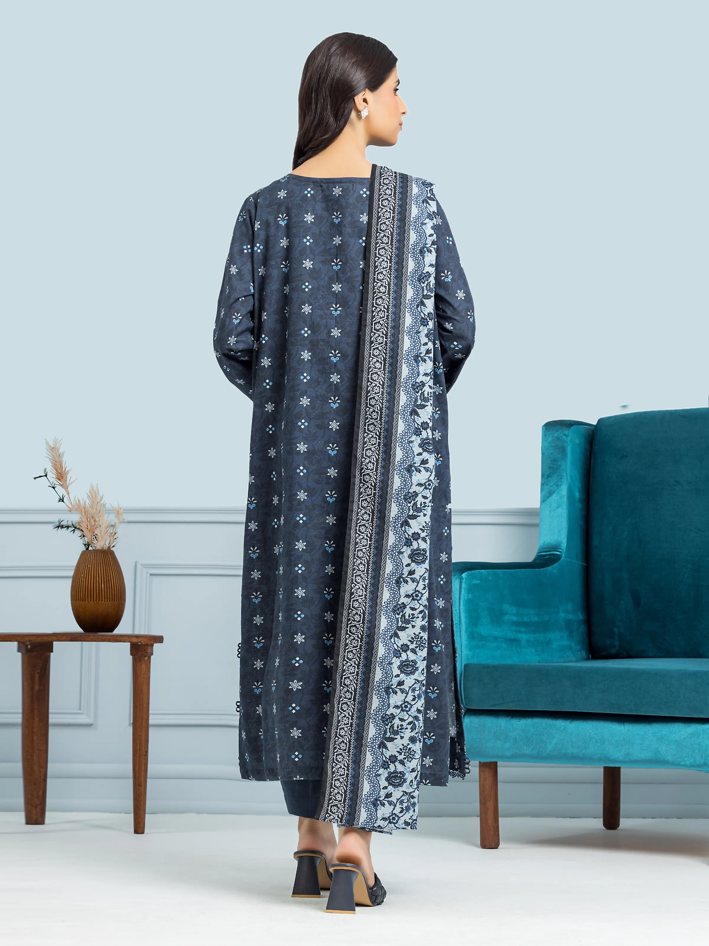 Unstitched Printed Khaddar Shirt Dupatta - EWU24A3-29302SD - Image 4