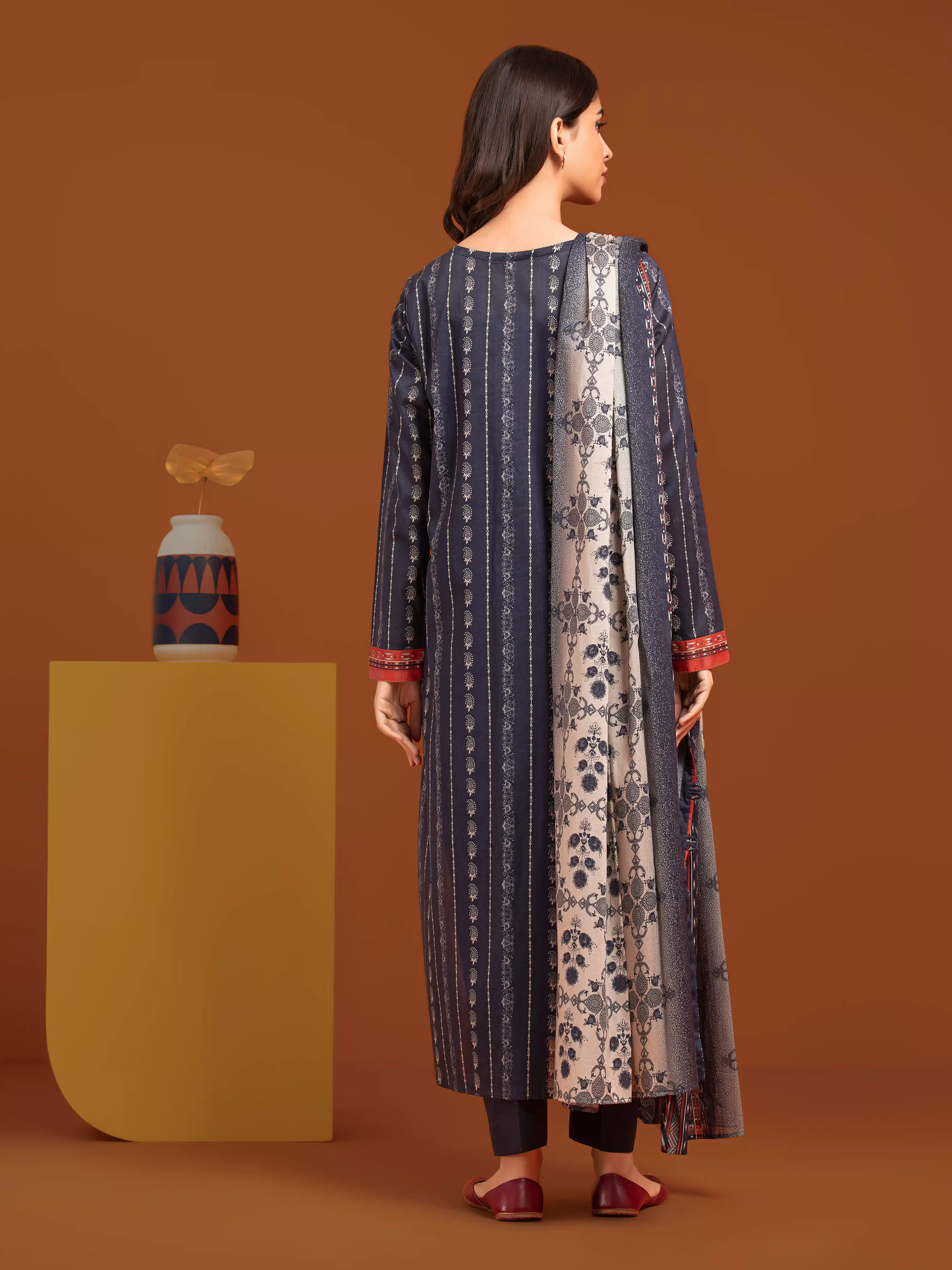 Unstitched Printed Khaddar Suit - EWU24A3-27074-3P - Image 2
