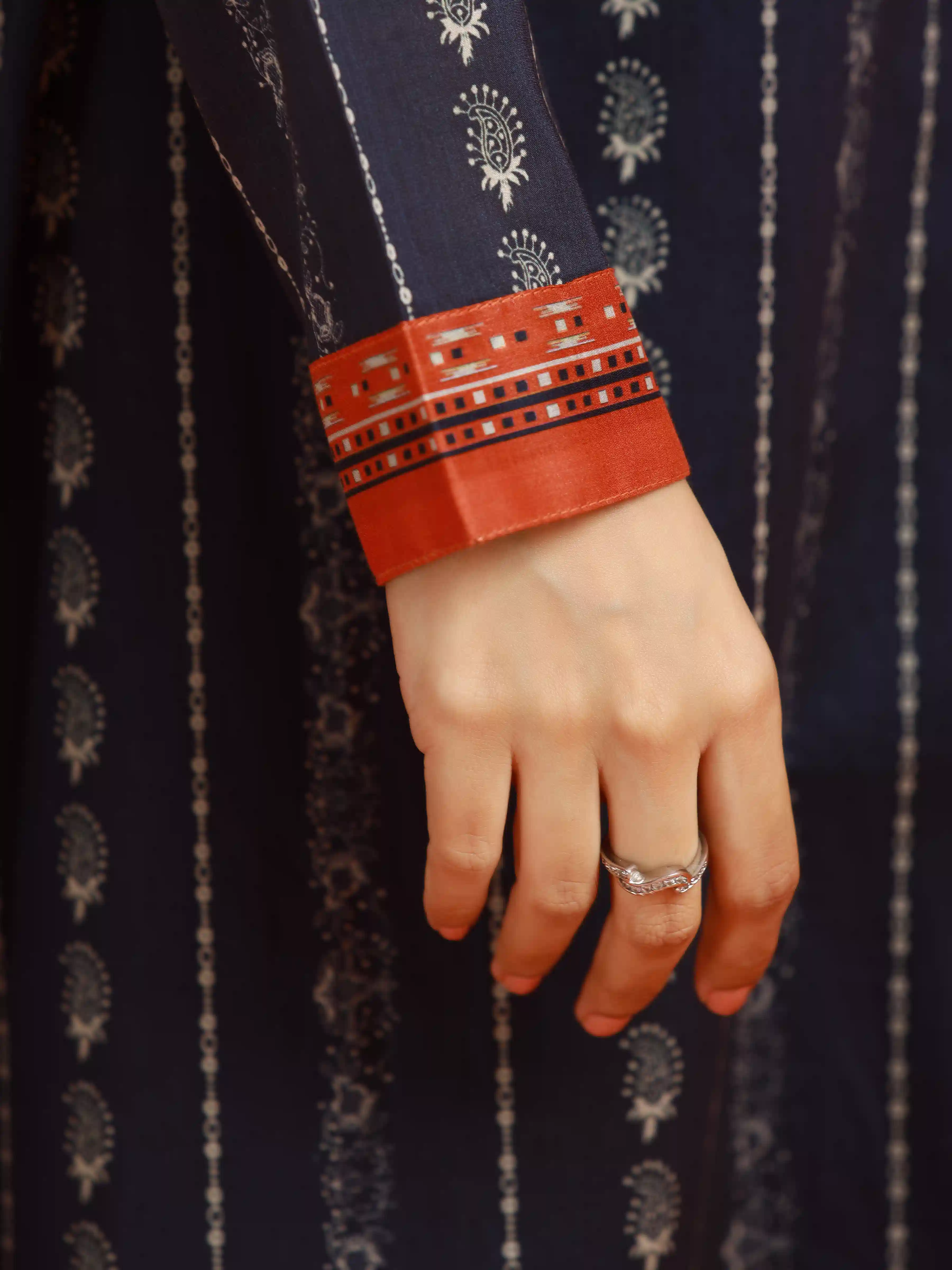 Unstitched Printed Khaddar Suit - EWU24A3-27074-3P - Image 3