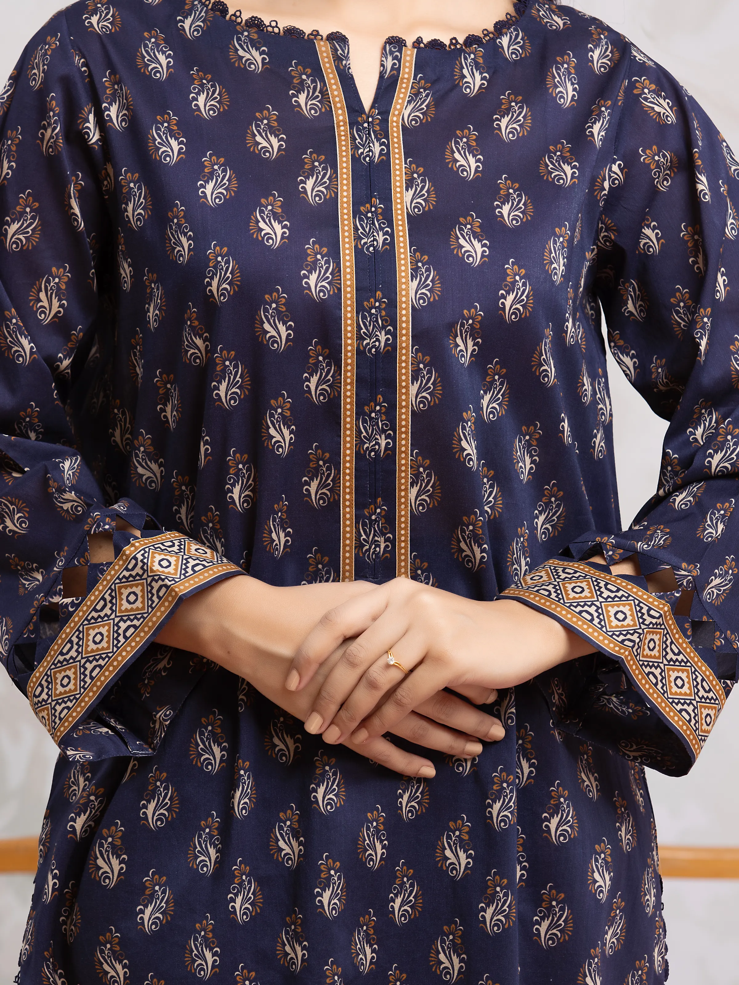 Unstitched Printed Khaddar Suit - EWU24A3-29597-3P - Image 4