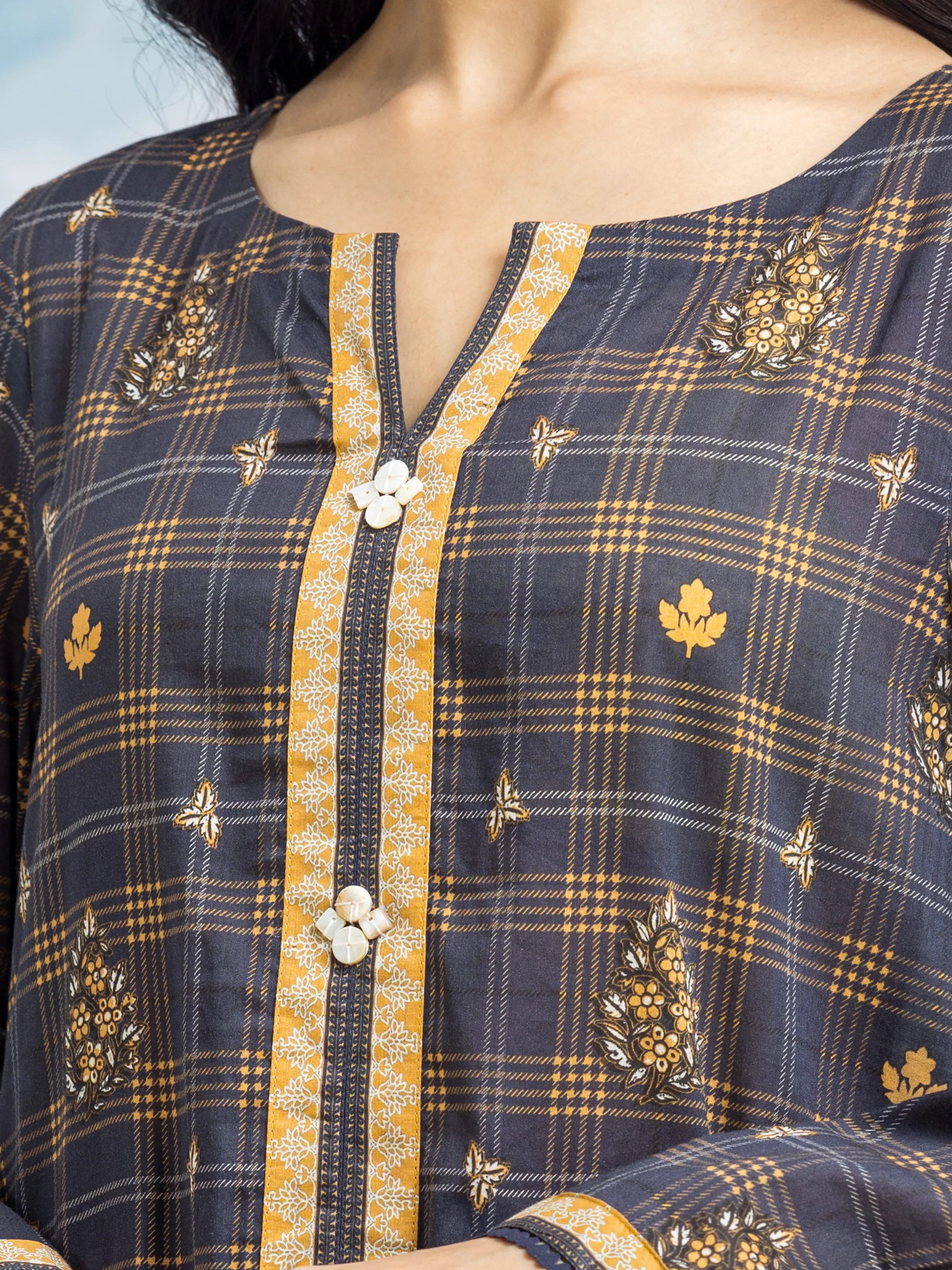 Unstitched Printed Khaddar Suit - EWU24A3-29654-3P - Image 3
