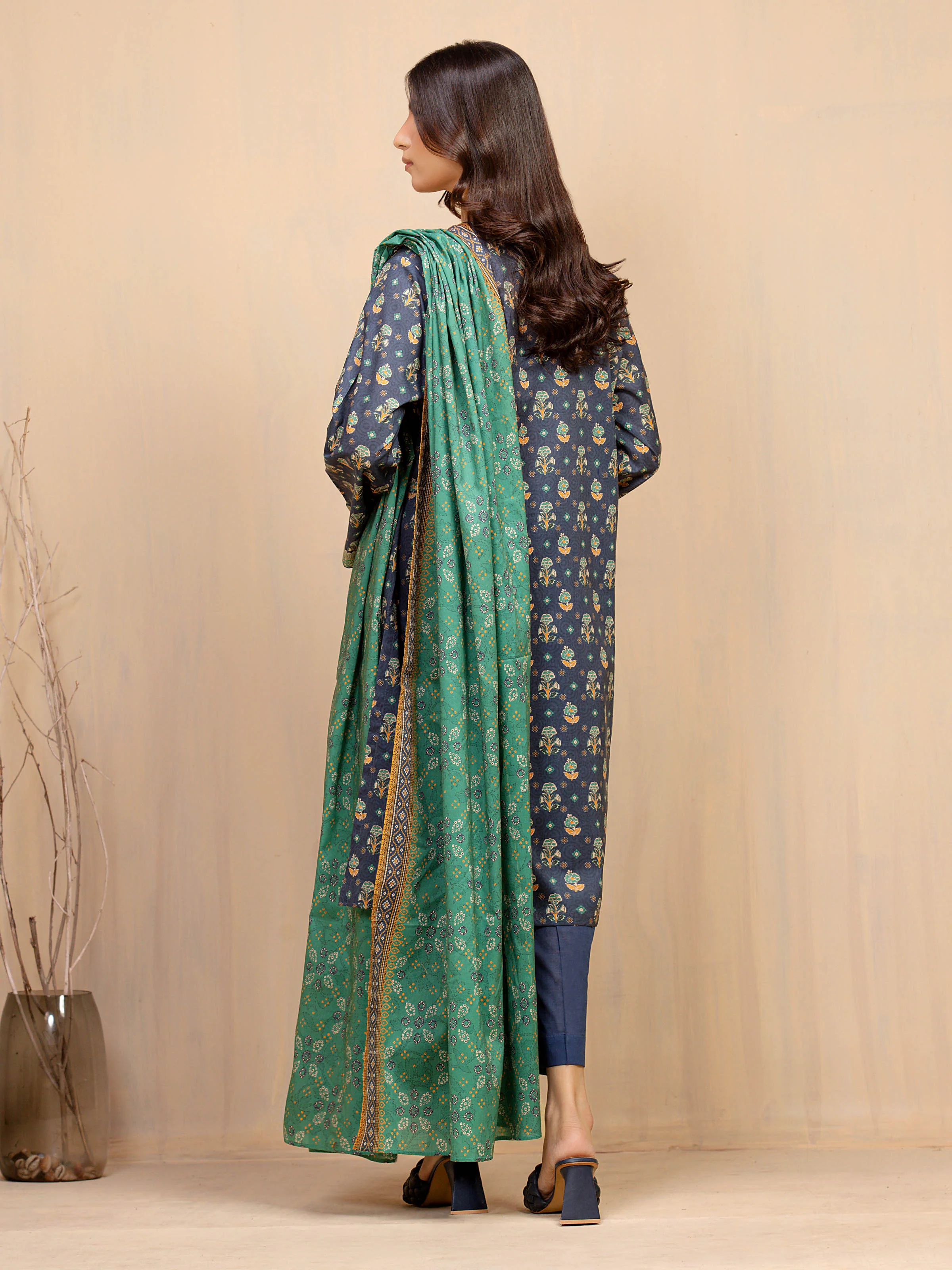 Unstitched Printed Khaddar Suit - EWU5A3-35907-3P - Image 5