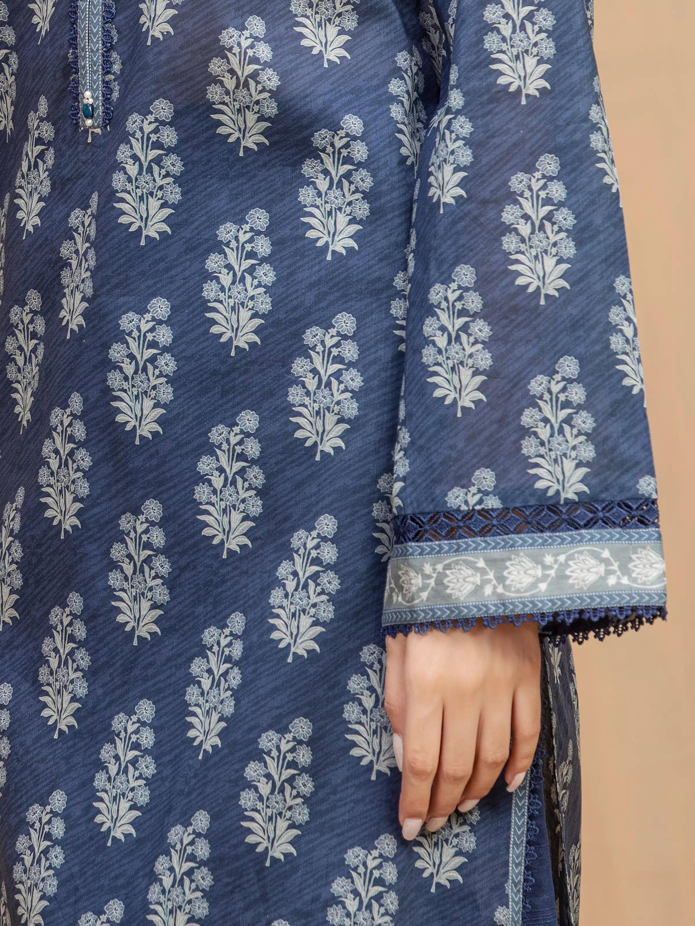 Unstitched Printed Khaddar Suit - EWU5M3-025-3P - Image 3