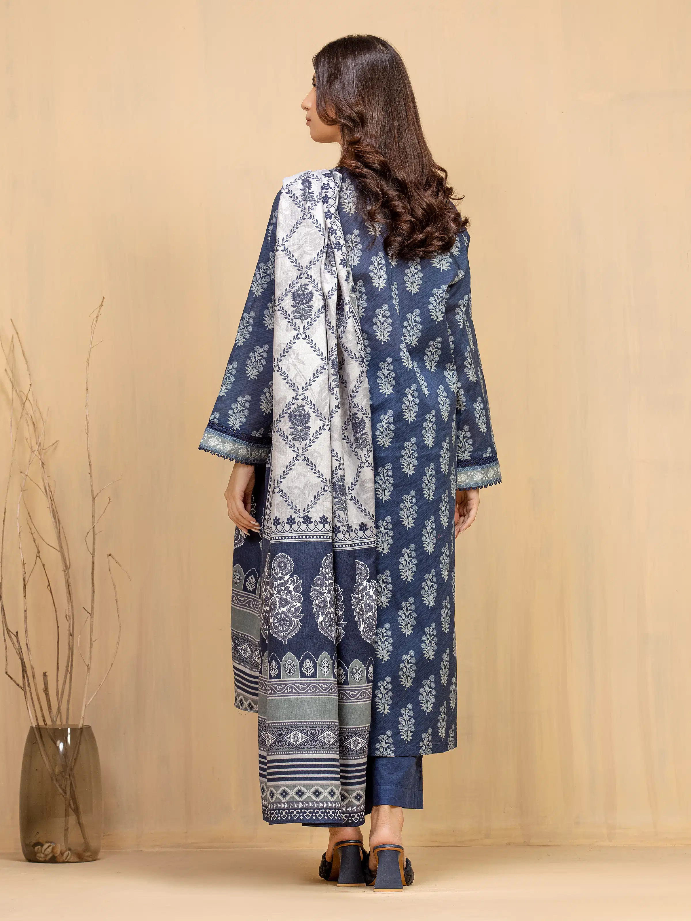 Unstitched Printed Khaddar Suit - EWU5M3-025-3P - Image 4