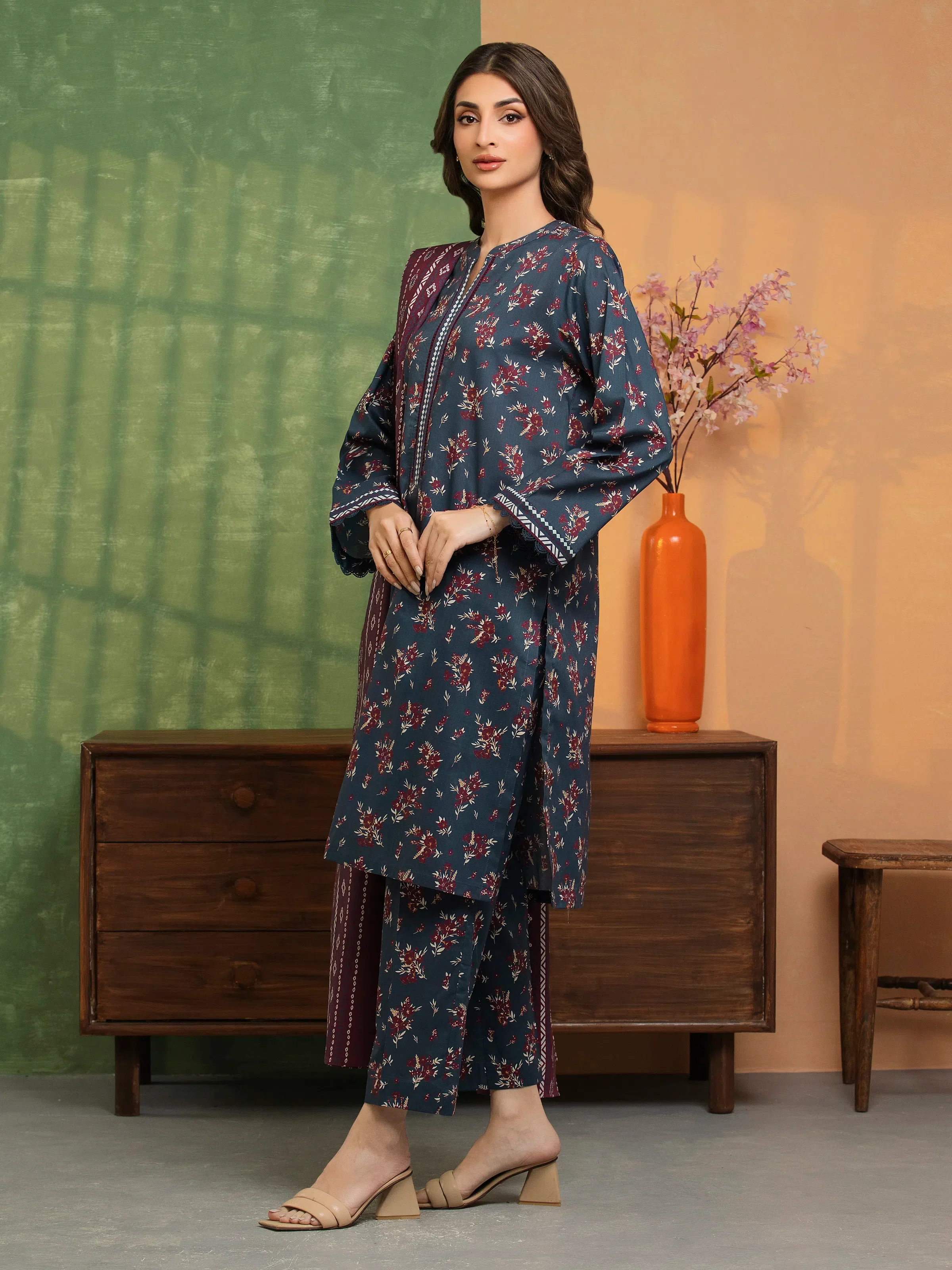 Unstitched Printed Lawn Suit - EWU5A1-35276-3P - Image 5