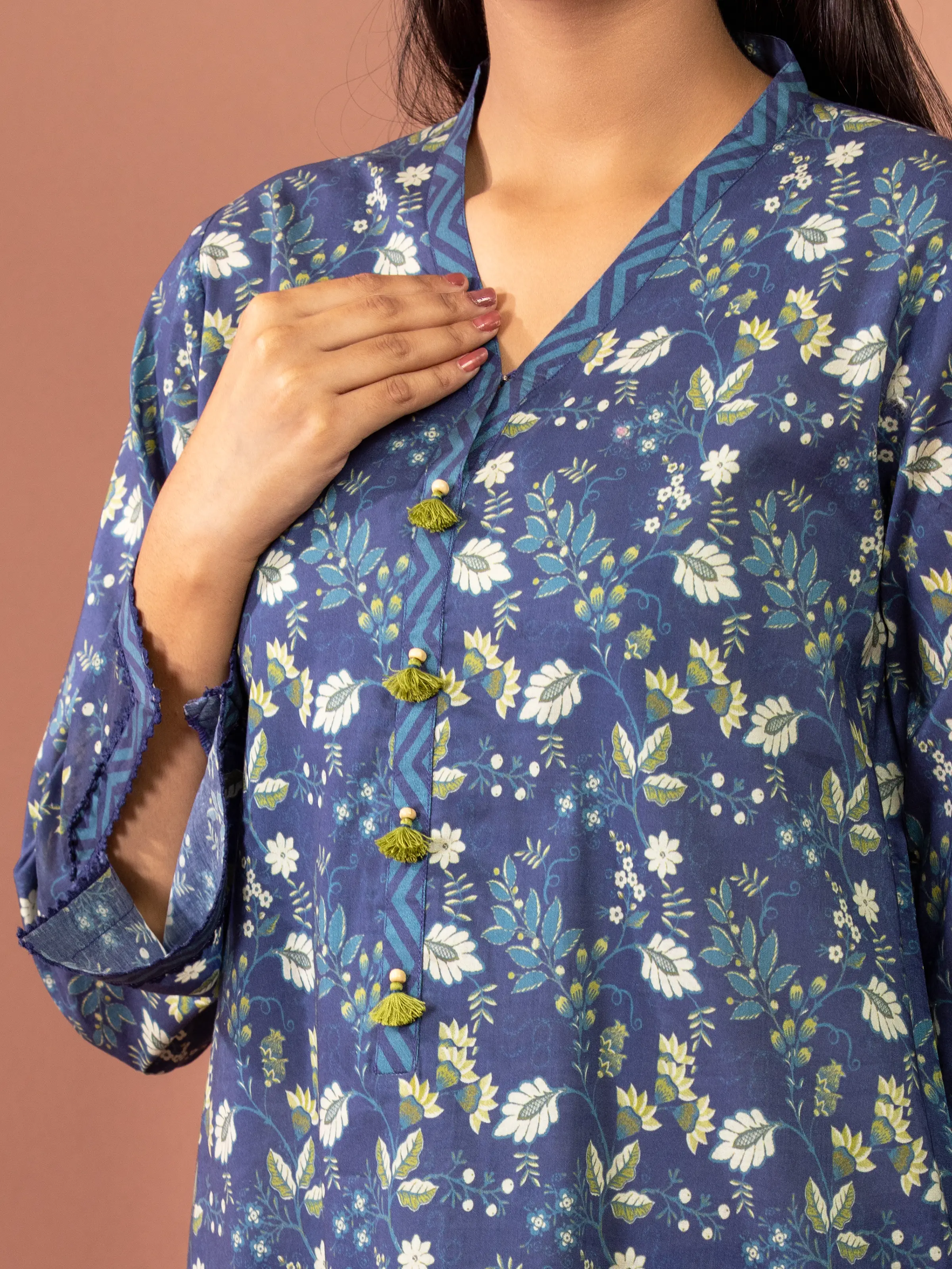 Unstitched Printed Lawn Suit - EWU5A1-35614-3P - Image 4