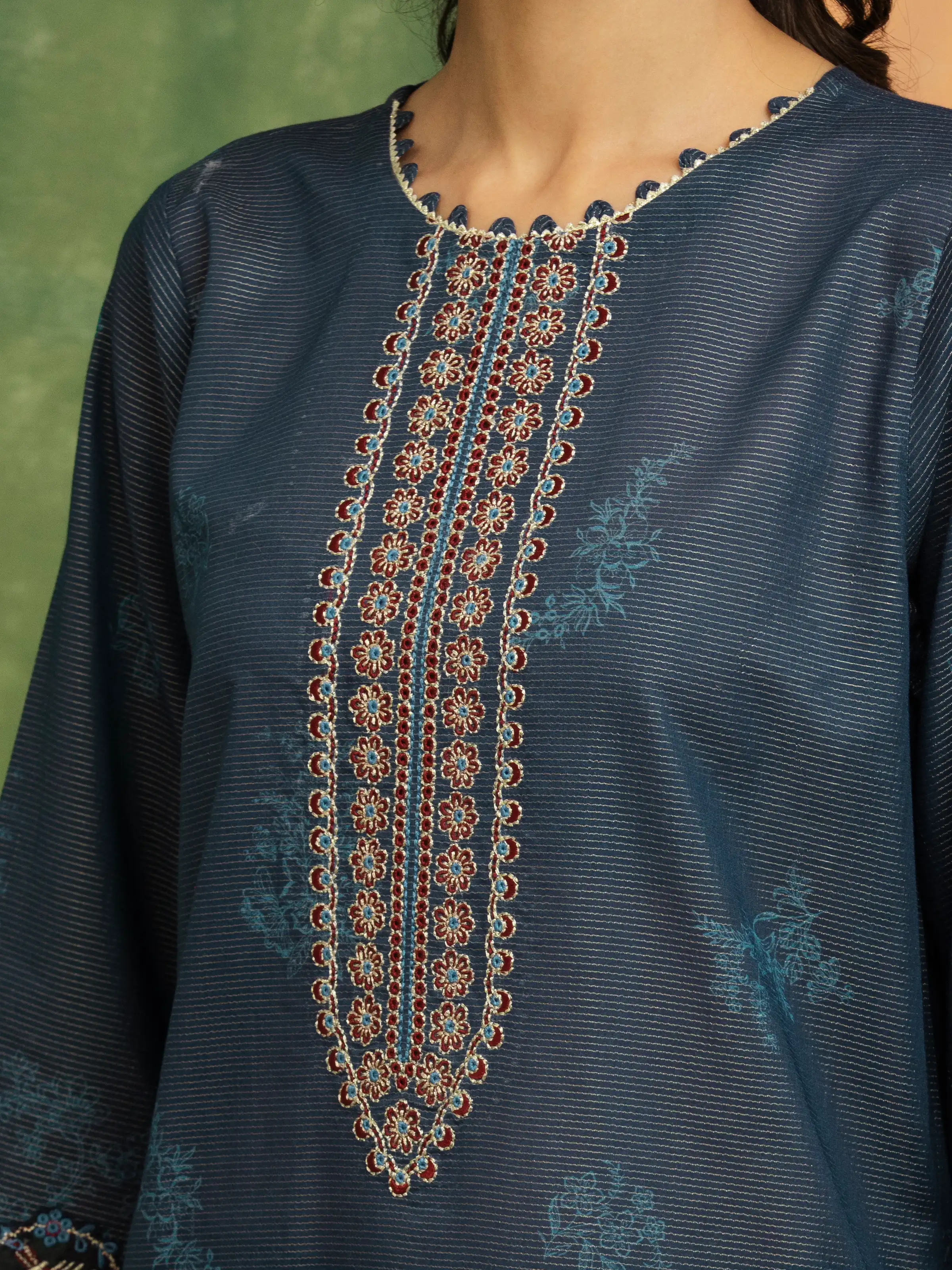 Unstitched Embroidered Zari Lawn Suit - EWU5V1-31195-3P - Image 4