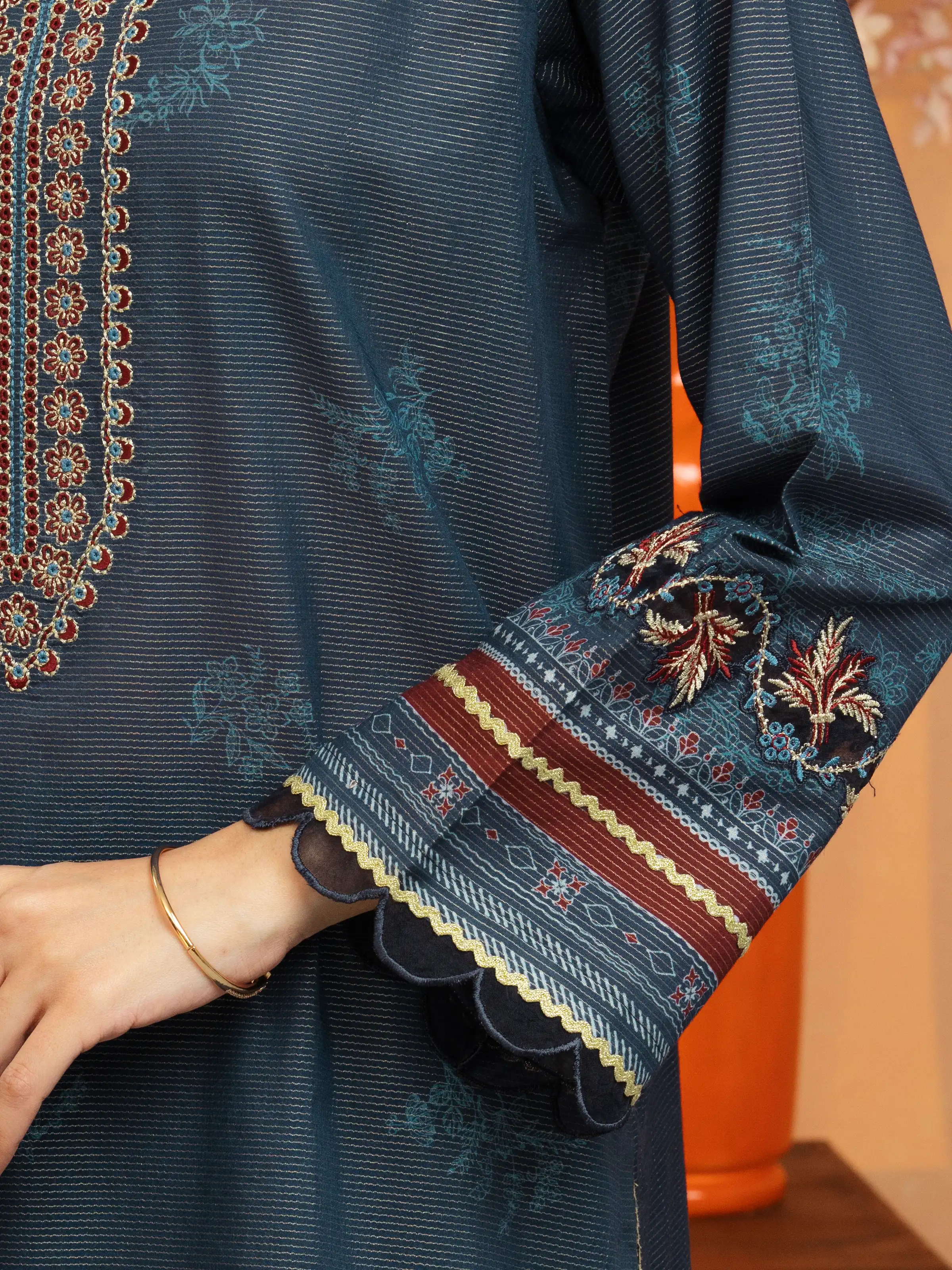 Unstitched Embroidered Zari Lawn Suit - EWU5V1-31195-3P - Image 5