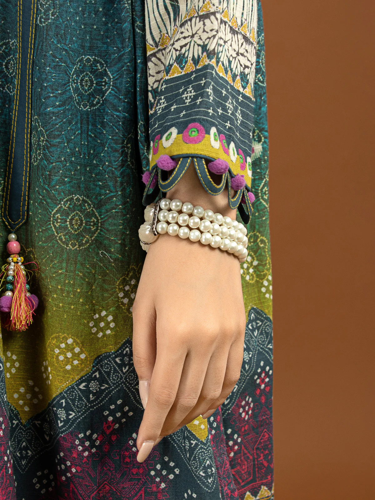 Unstitched Embroidered Viscose Suit - EWU22V13-24033 - Image 4