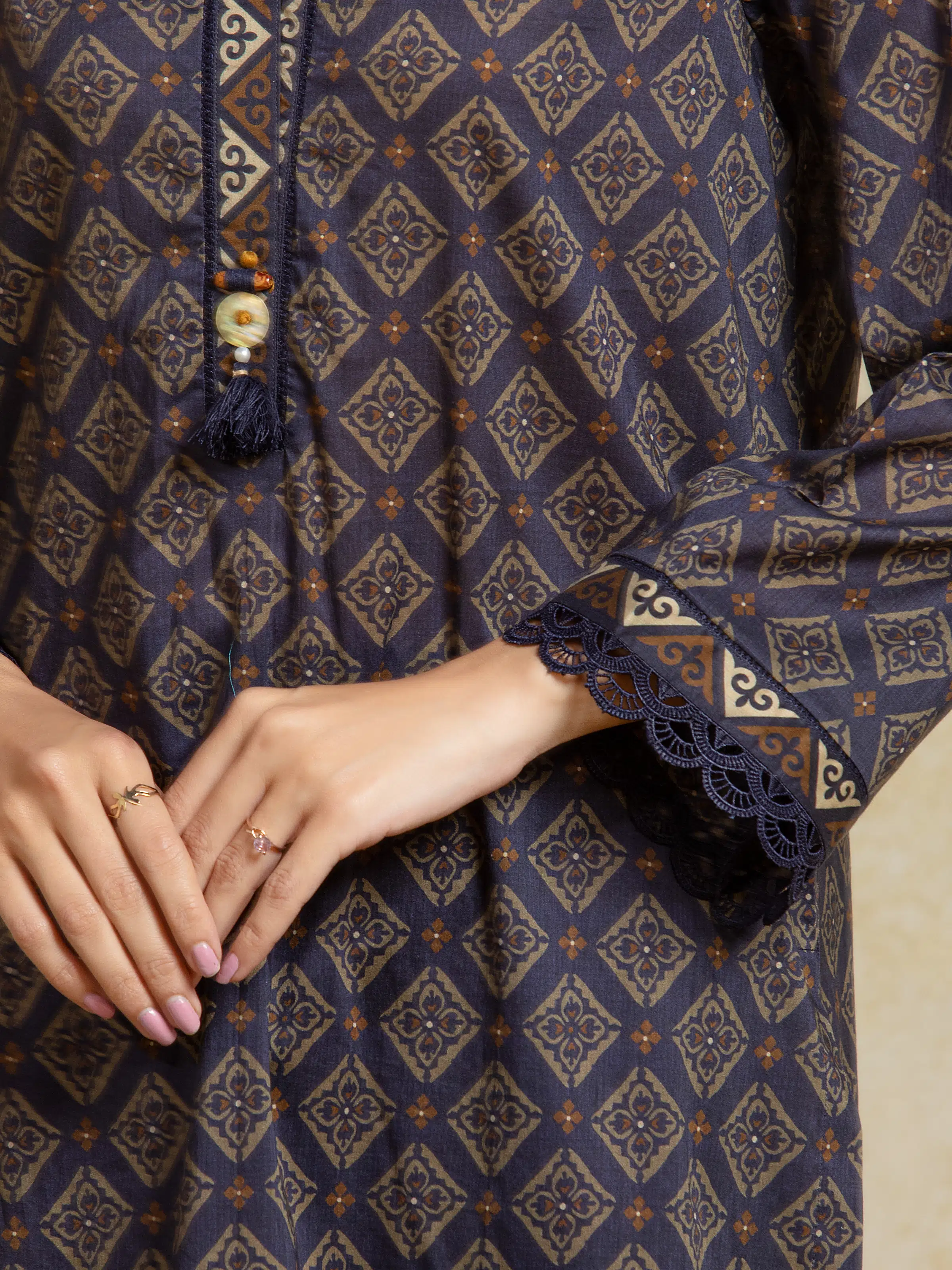 Unstitched Printed Khaddar Suit - EWU5A3-35965-3P - Image 3