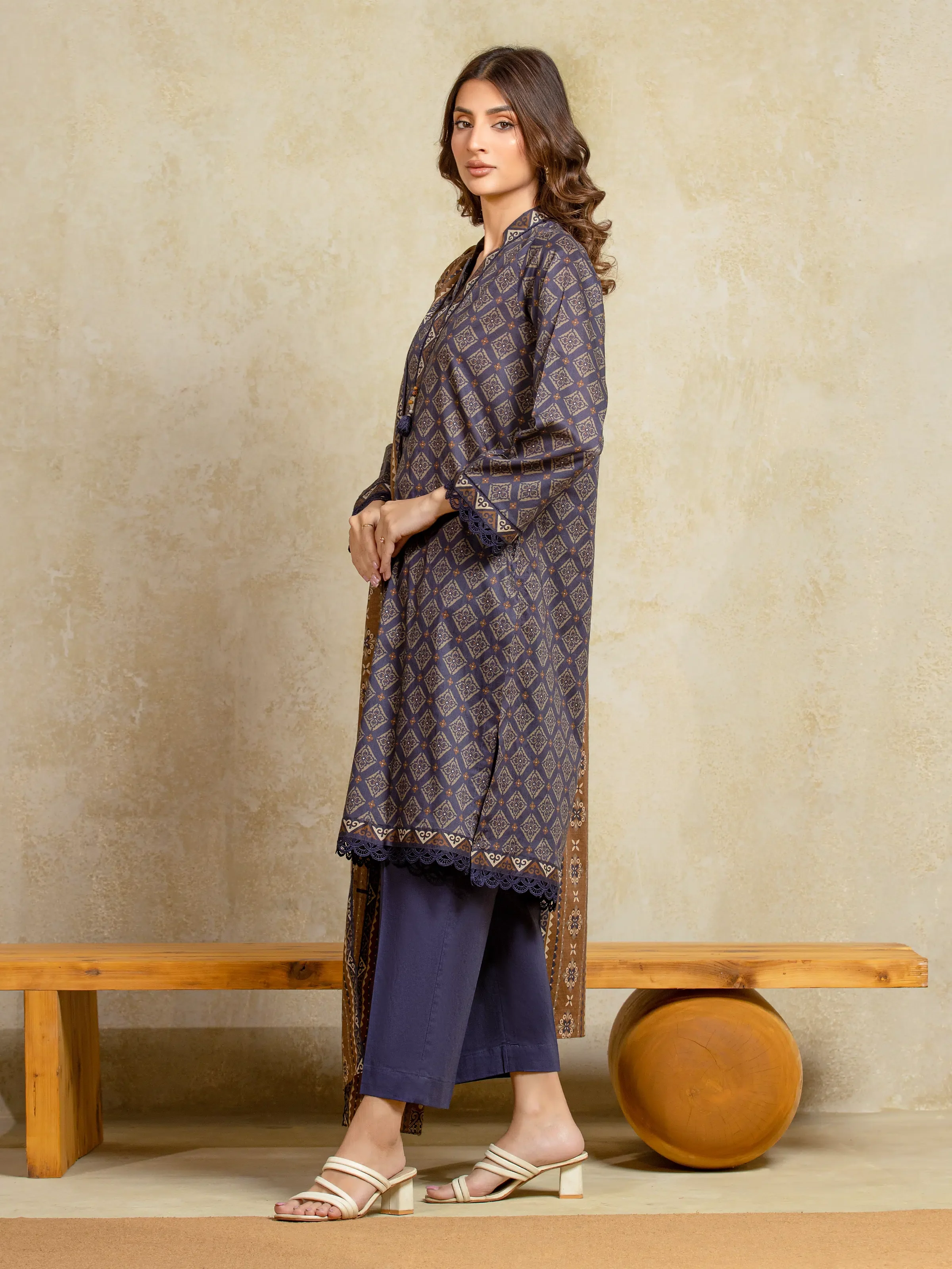 Unstitched Printed Khaddar Suit - EWU5A3-35965-3P - Image 4