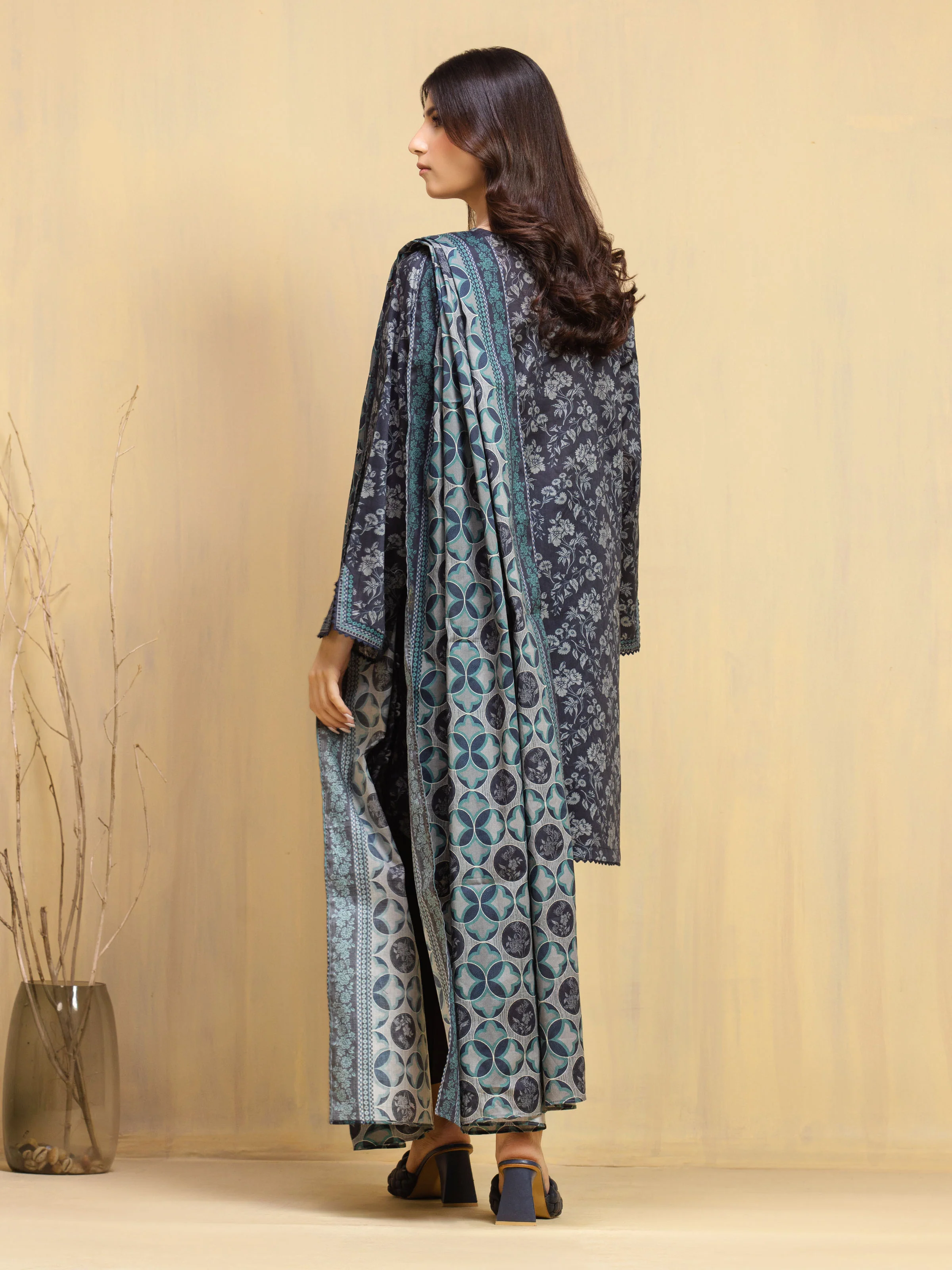Unstitched Printed Khaddar Suit - EWU5A3-36124-3P - Image 5