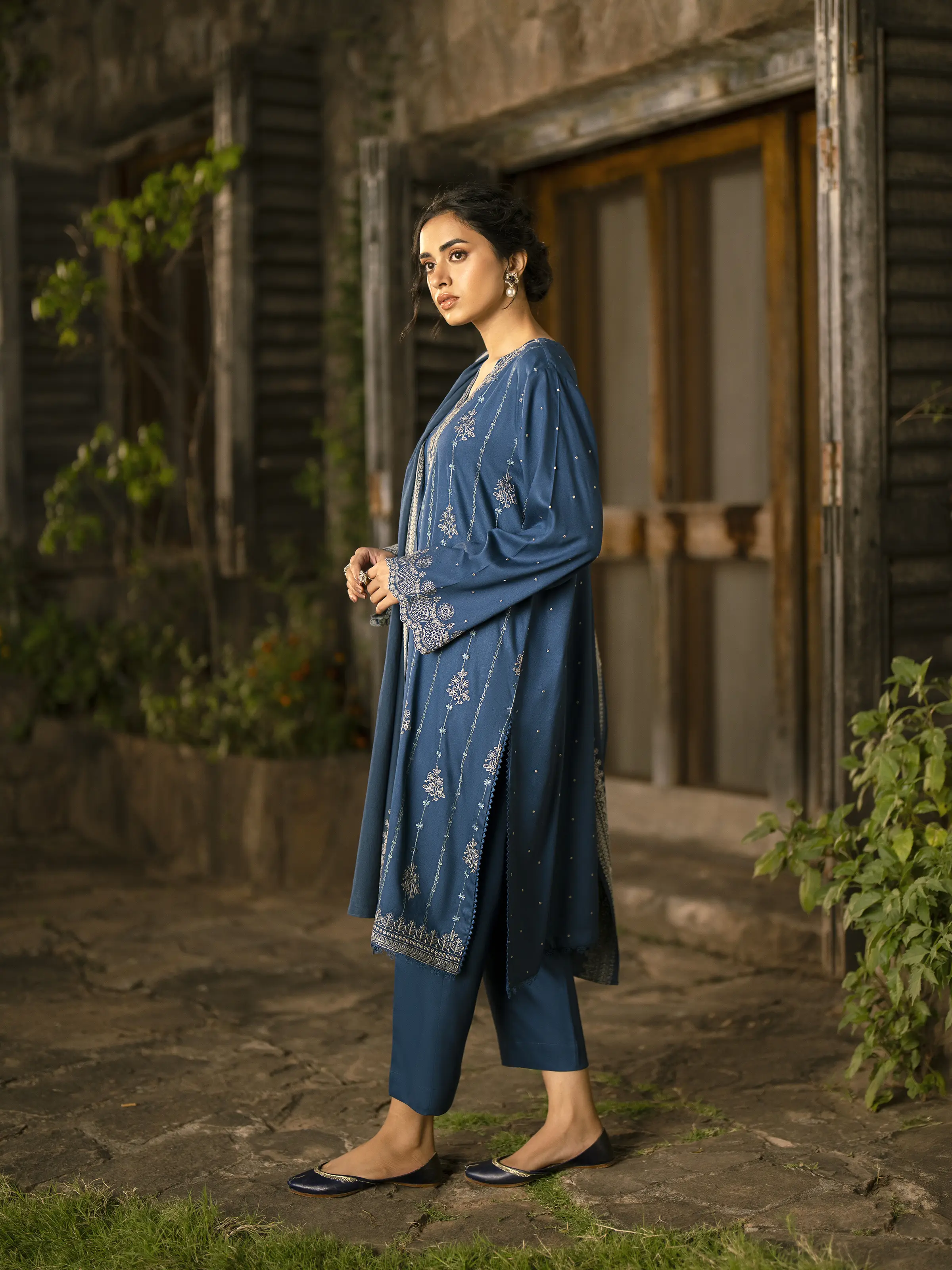 Unstitched Embroidered Marina Twill Suit - EWU24V14-30205-3P - Image 3