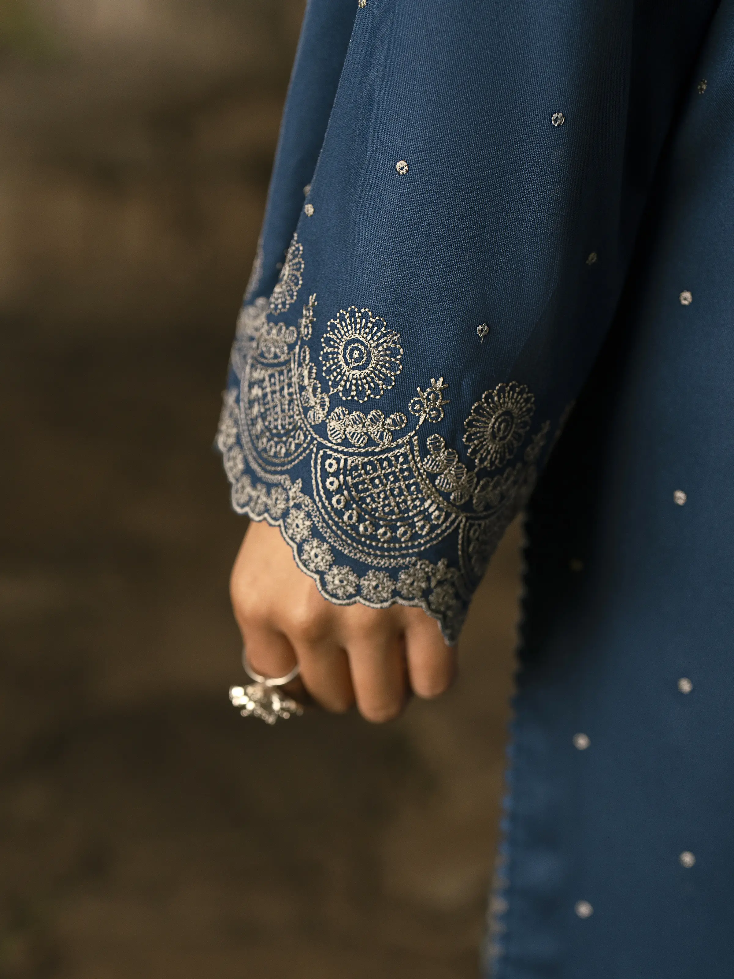 Unstitched Embroidered Marina Twill Suit - EWU24V14-30205-3P - Image 8