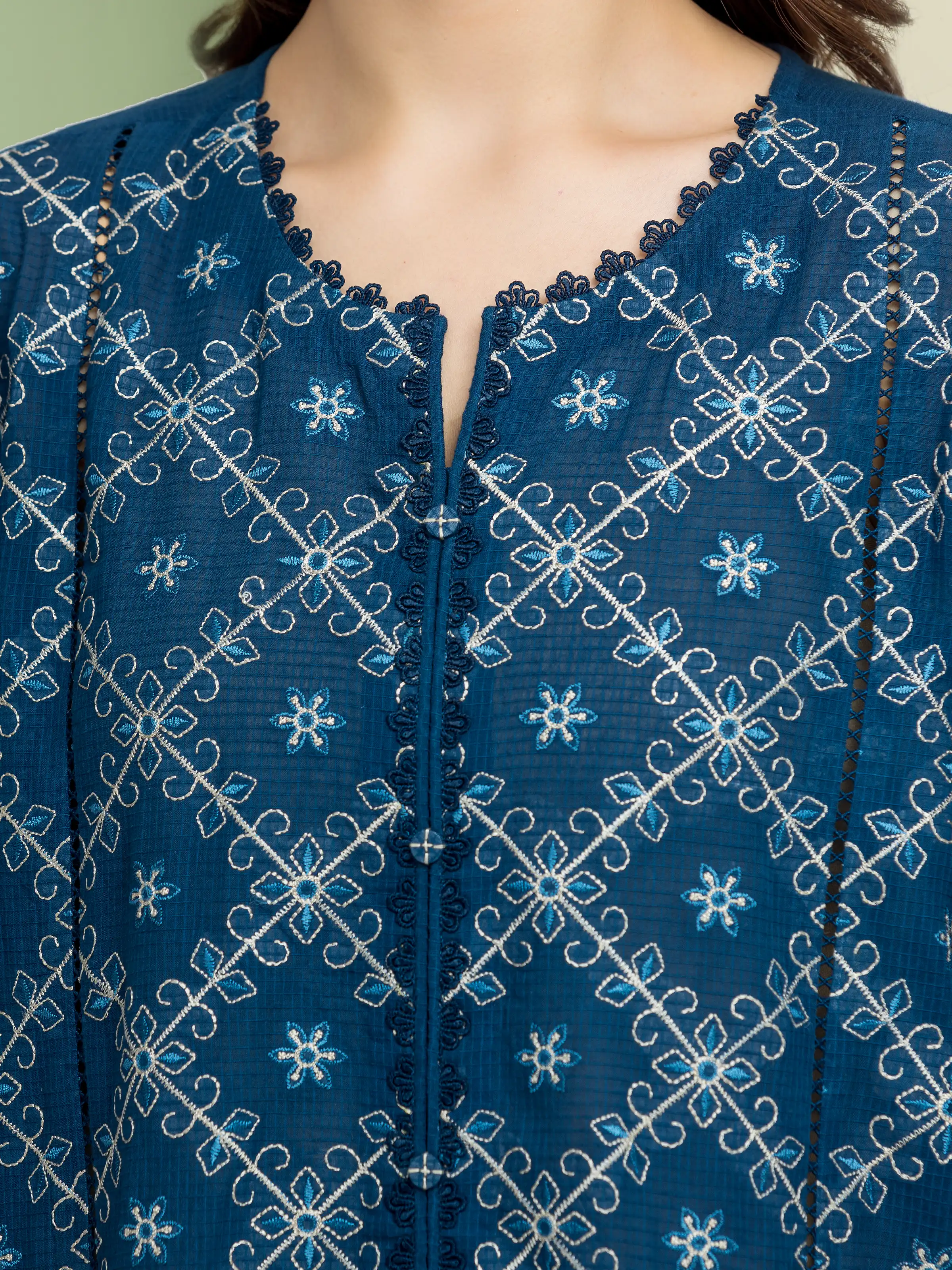 Unstitched Embroidered Lawn Suit - EWU5V1-31221-3P - Image 3