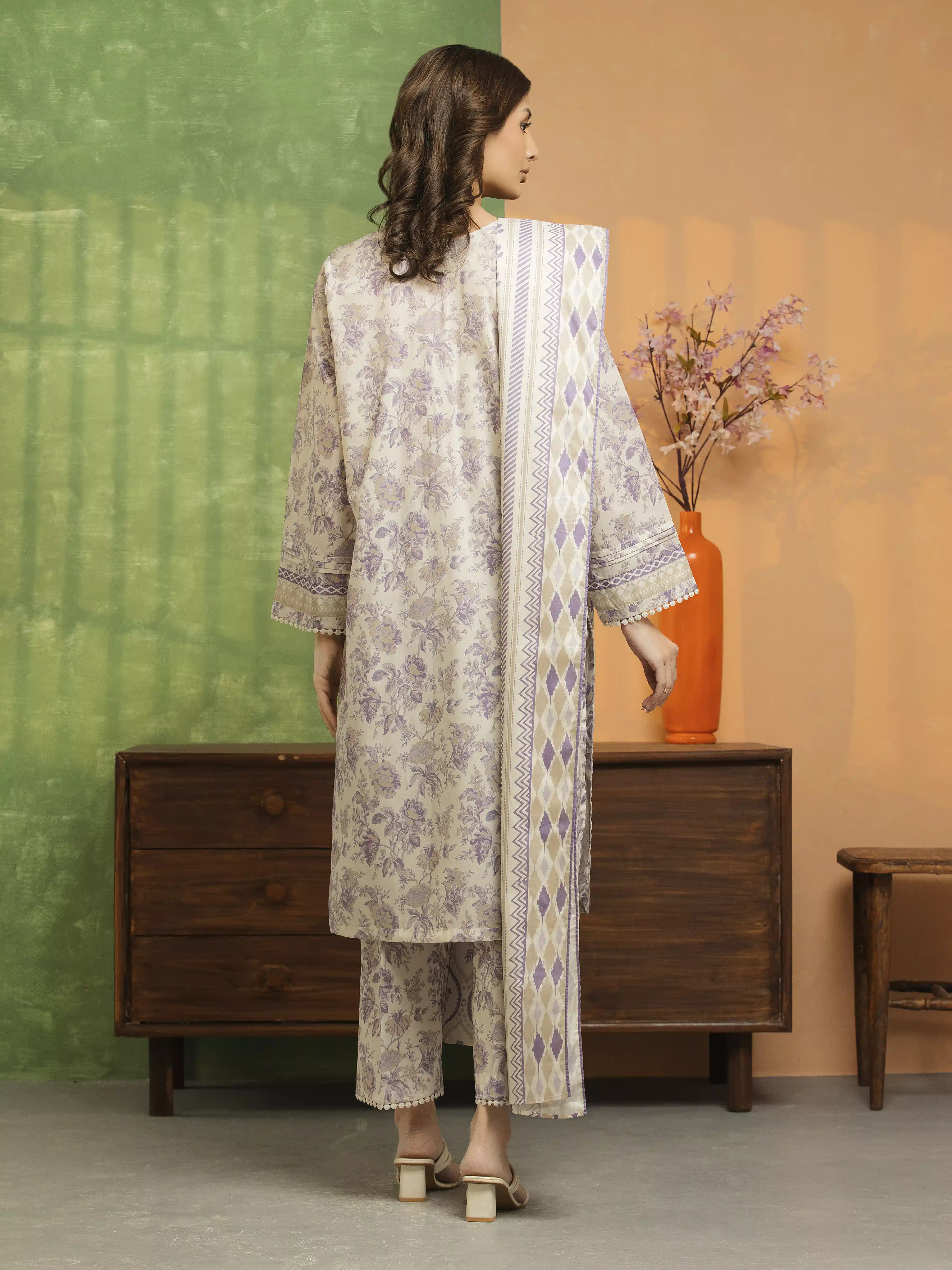Unstitched Printed Lawn Suit - EWU5A1-35146-3P - Image 4