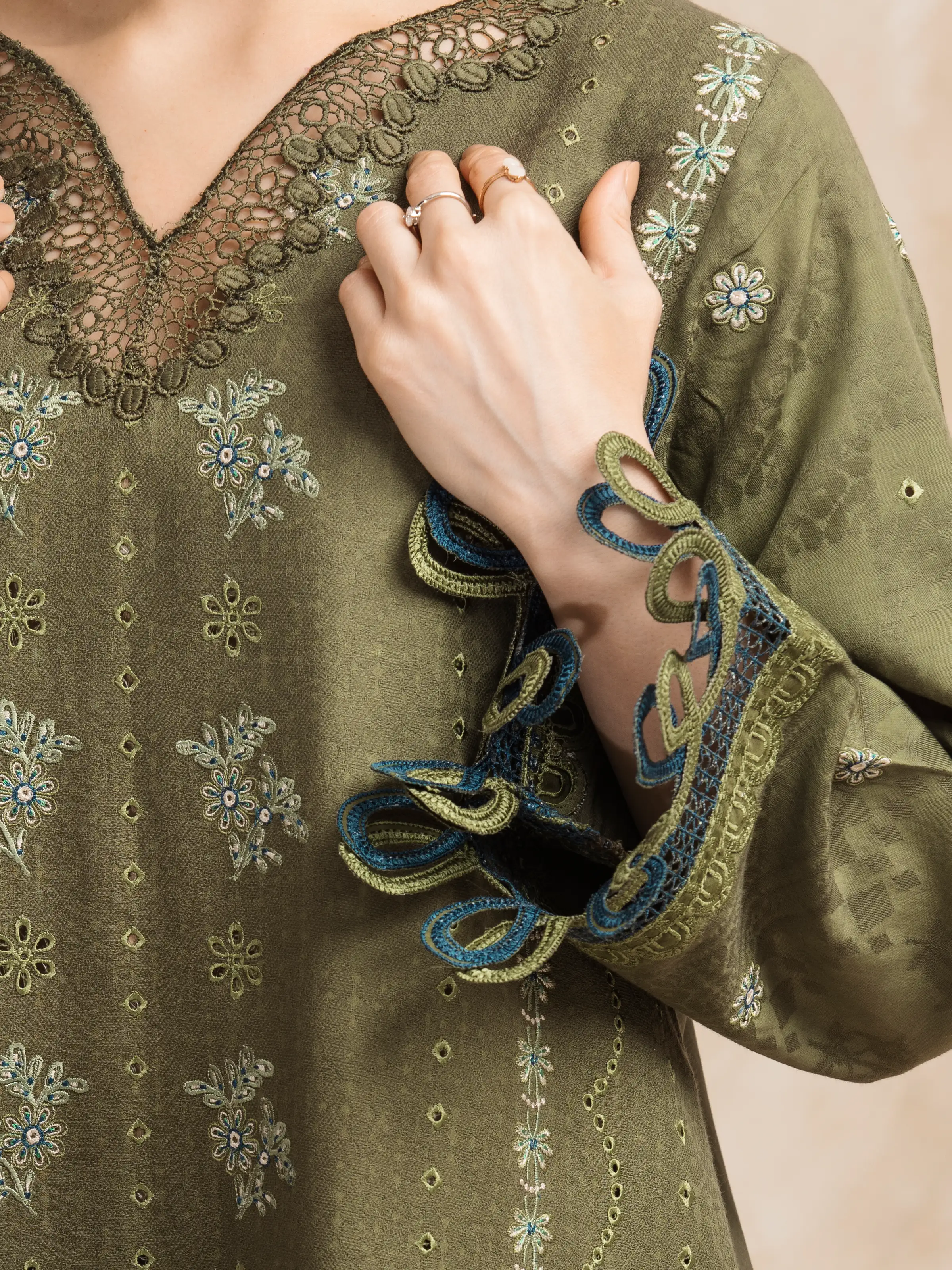 Unstitched Embroidered Jacquard Suit - EWU5V3-31150-3P - Image 4