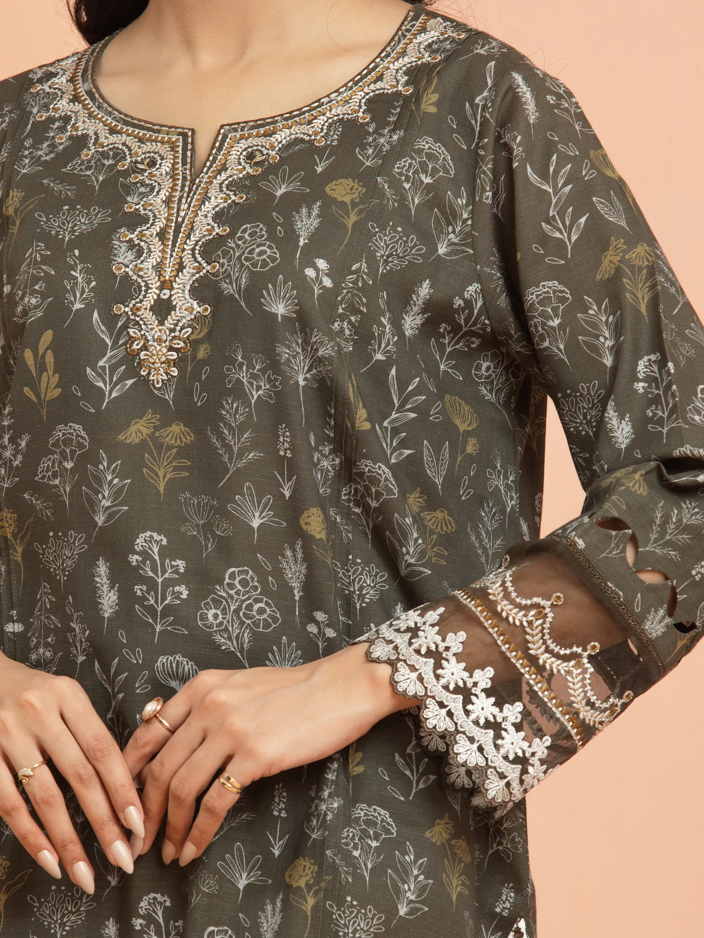 Unstitched Embroidered Khaddar Suit - EWU24V11-30196-3P - Image 4