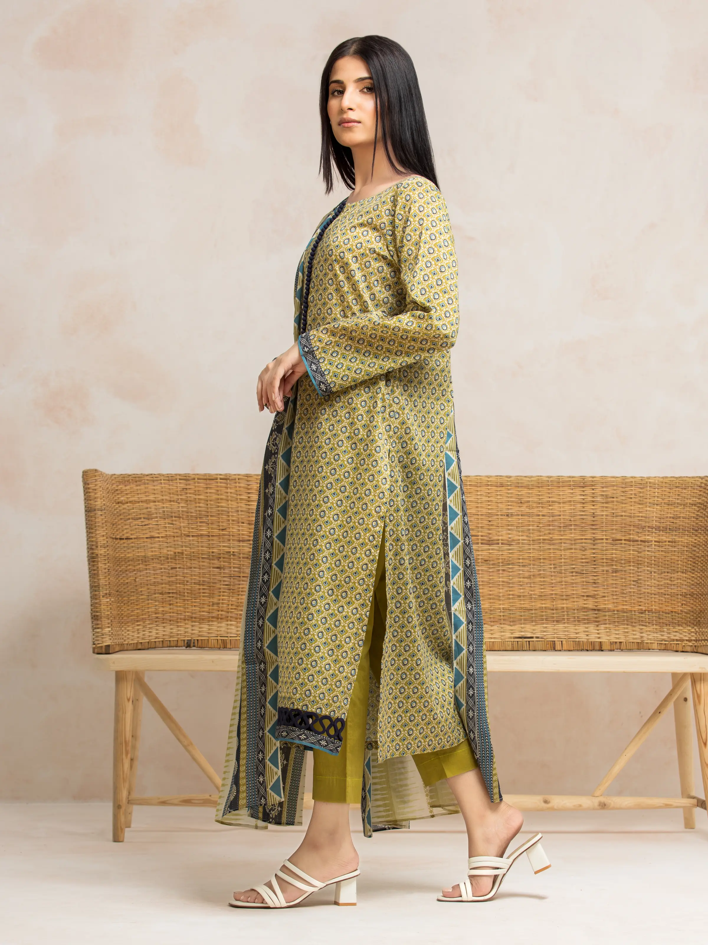 Unstitched Printed Khaddar Suit - EWU24A3-28042-3P - Image 2