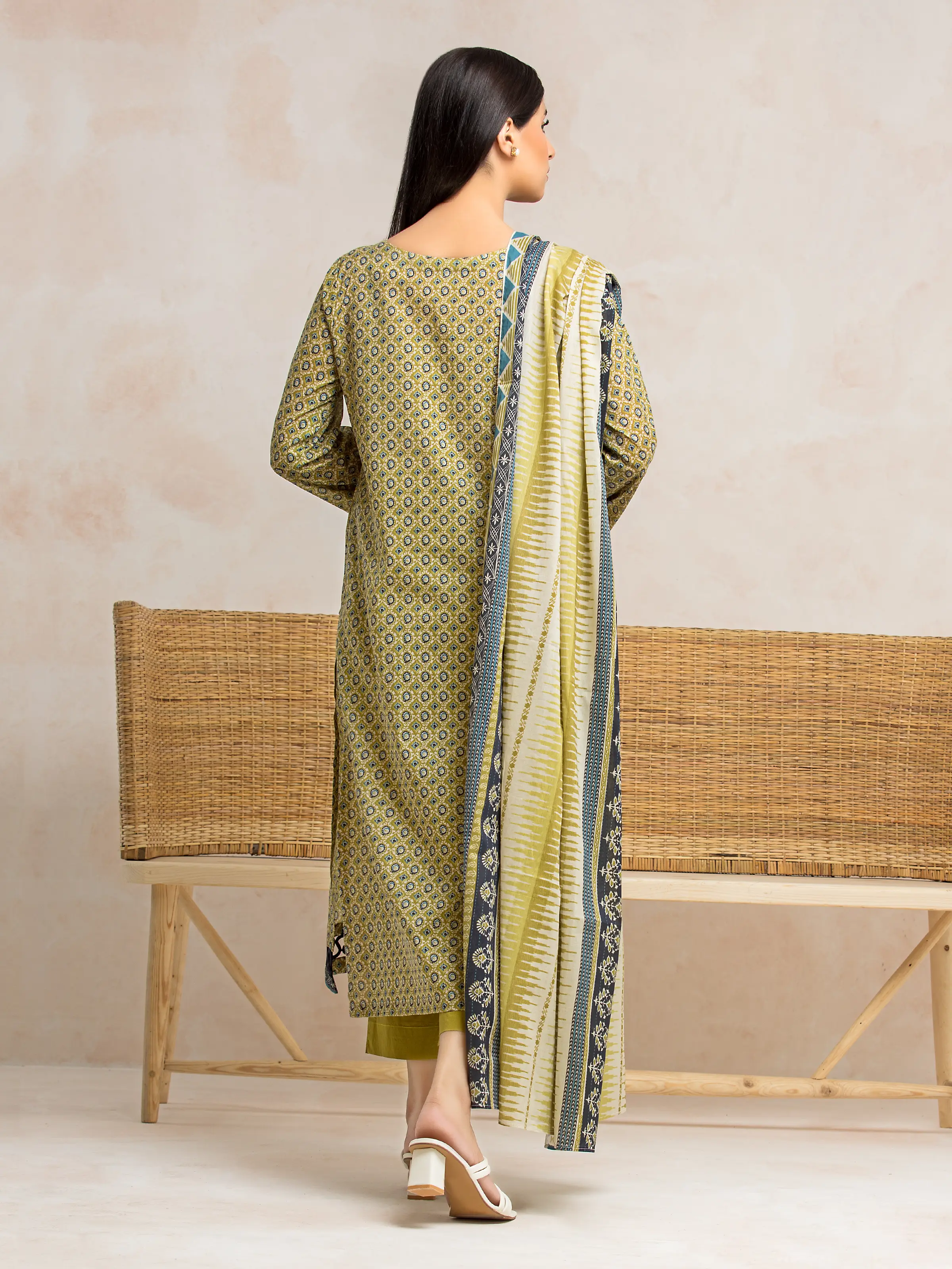 Unstitched Printed Khaddar Suit - EWU24A3-28042-3P - Image 3
