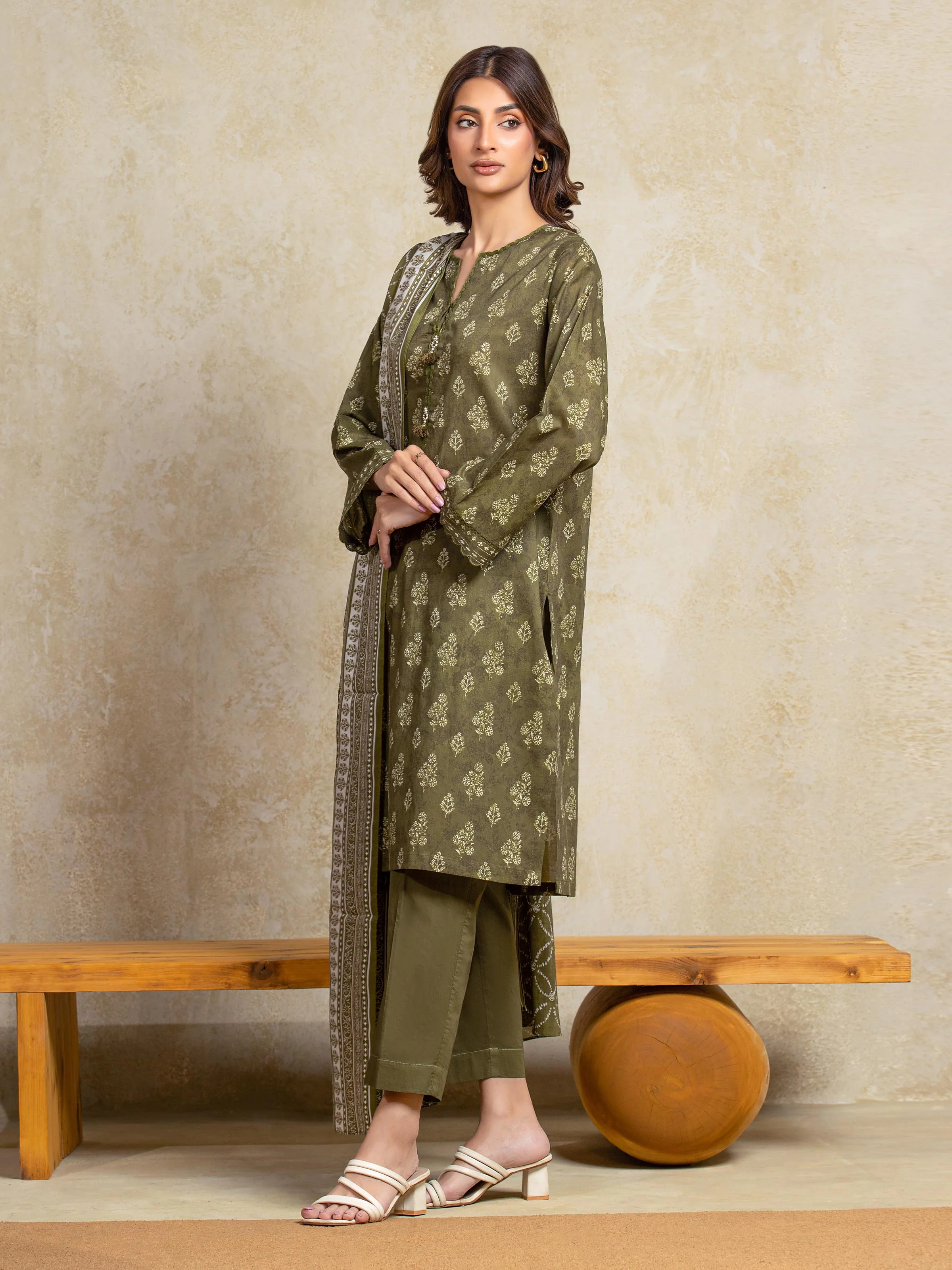 Unstitched Printed Khaddar Suit - EWU5A3-35913-3P - Image 4