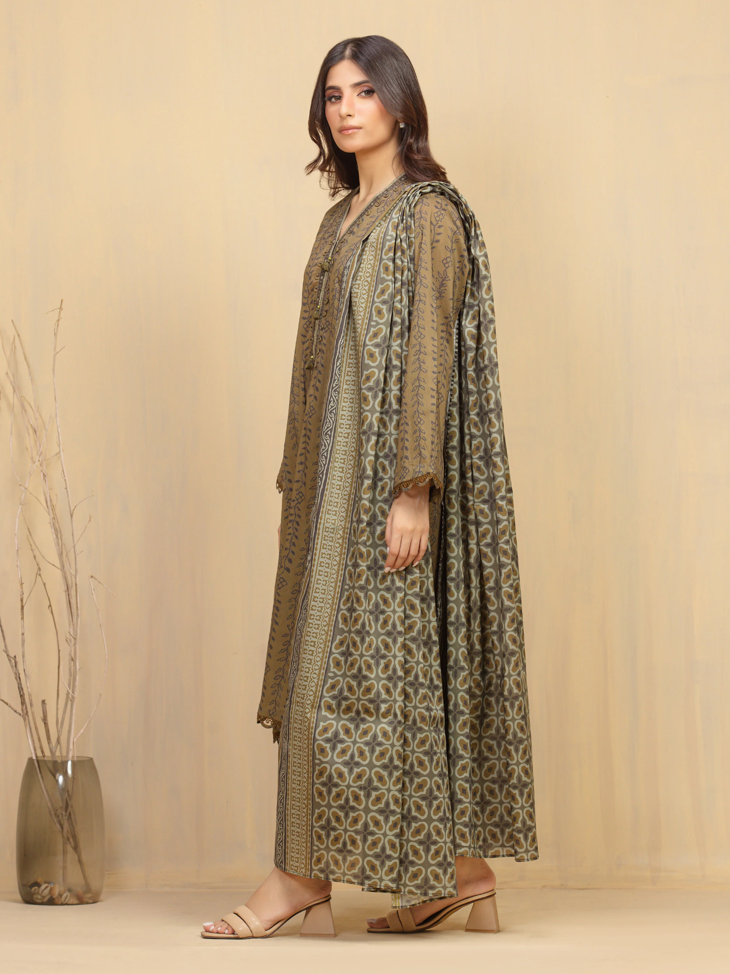 Unstitched Printed Khaddar Suit - EWU5A3-36024-3P - Image 5