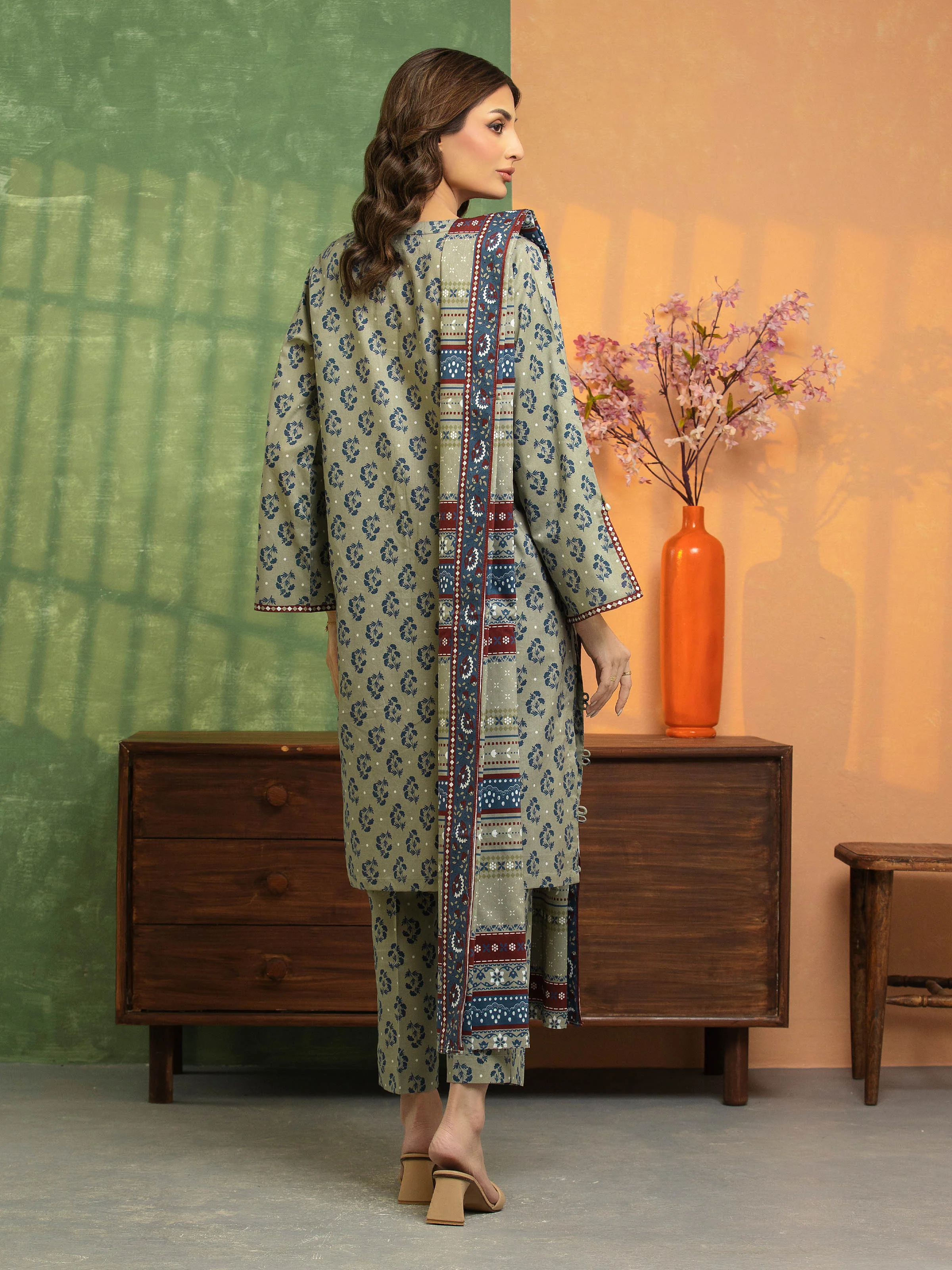 Unstitched Printed Lawn Suit - EWU5A1-35186-3P - Image 2