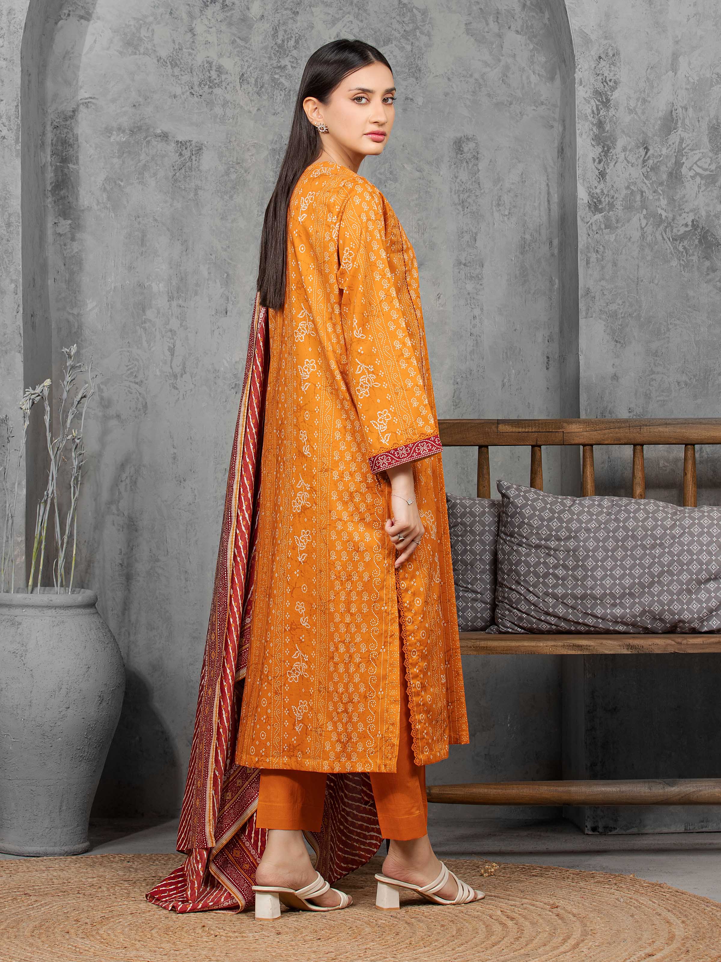 Unstitched Printed Cambric Suit - EWU5A2-35813-3P - Image 5