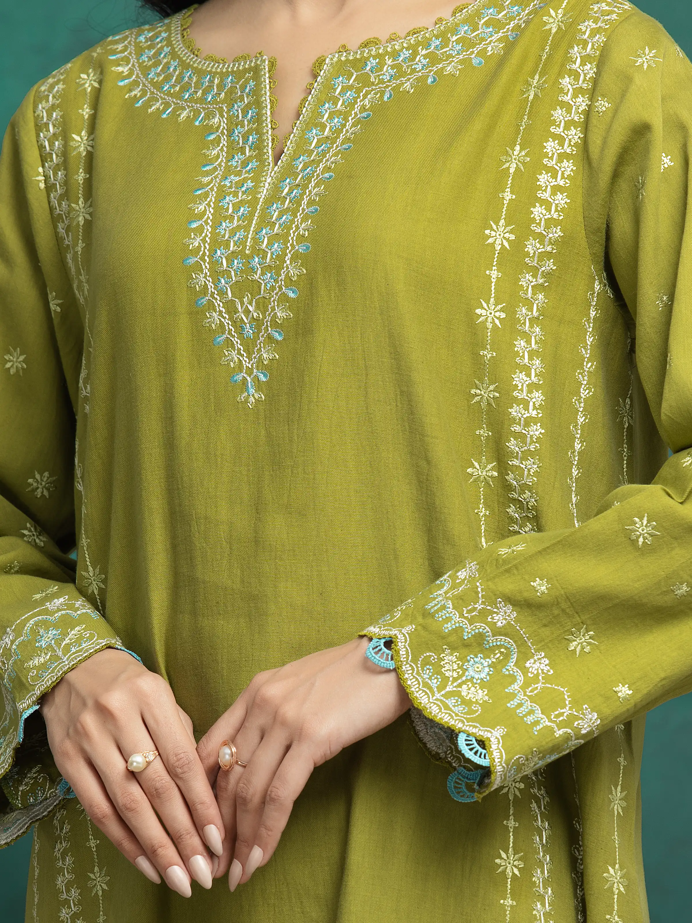 Unstitched Embroidered Cambric Suit - EWU5V2-31009-3P - Image 3