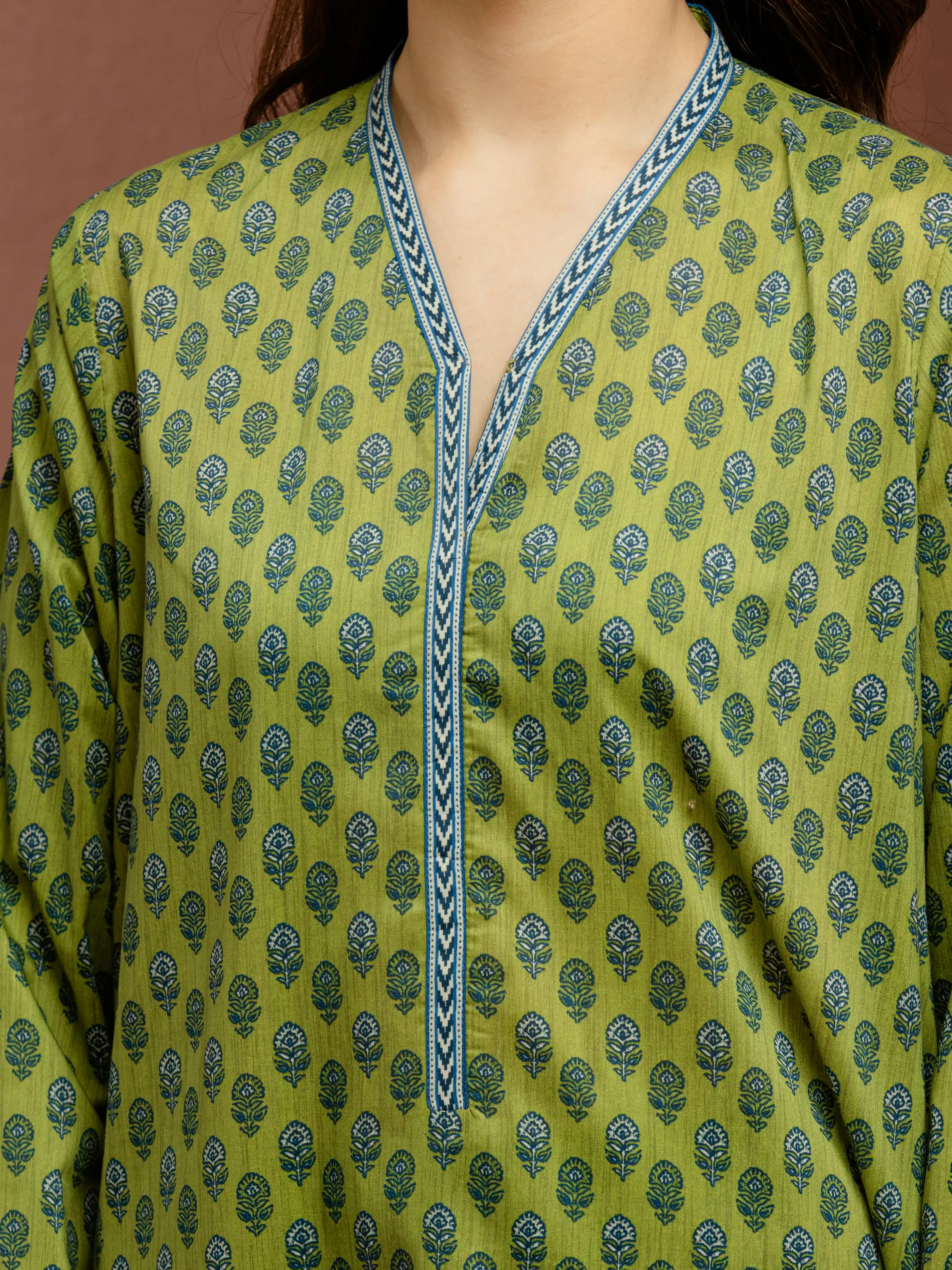 Unstitched Printed Lawn Suit - EWU5A1-35061-3P - Image 4