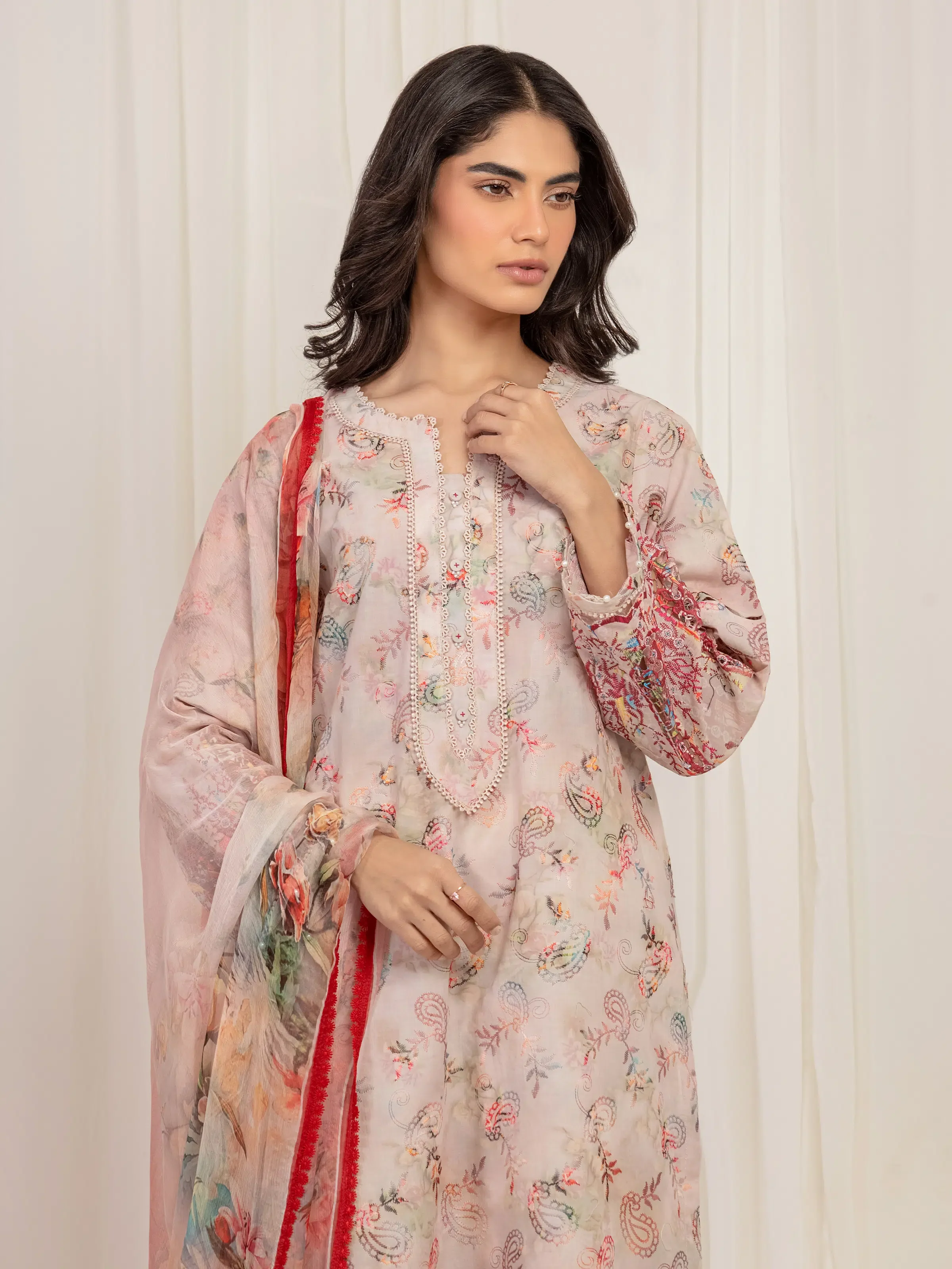 Unstitched Embroidered Cambric Suit - EWU6V2-33510-3P - Image 2