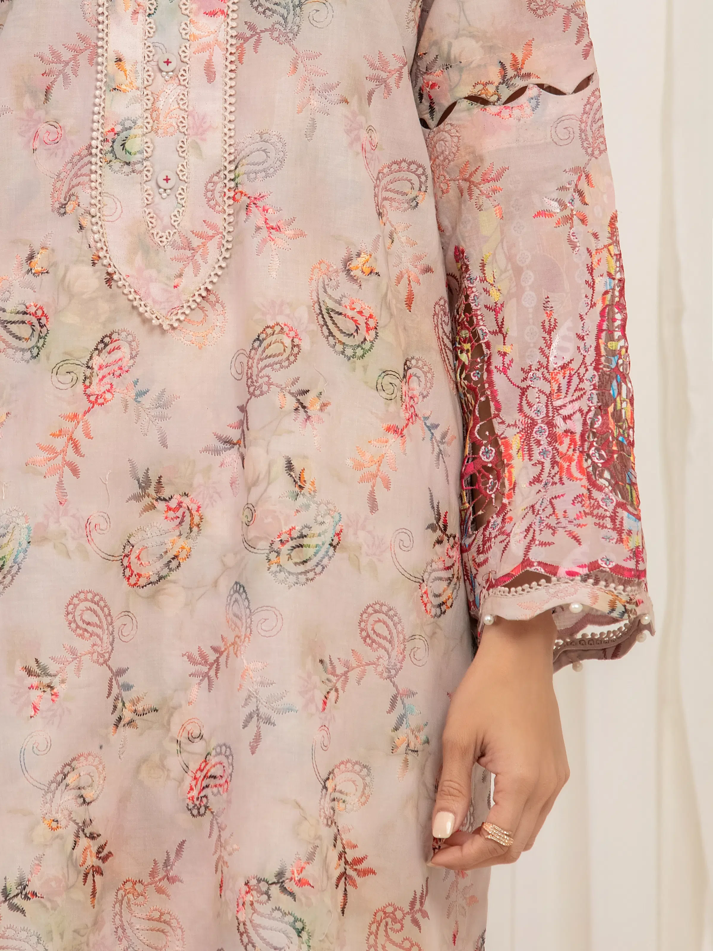 Unstitched Embroidered Cambric Suit - EWU6V2-33510-3P - Image 4