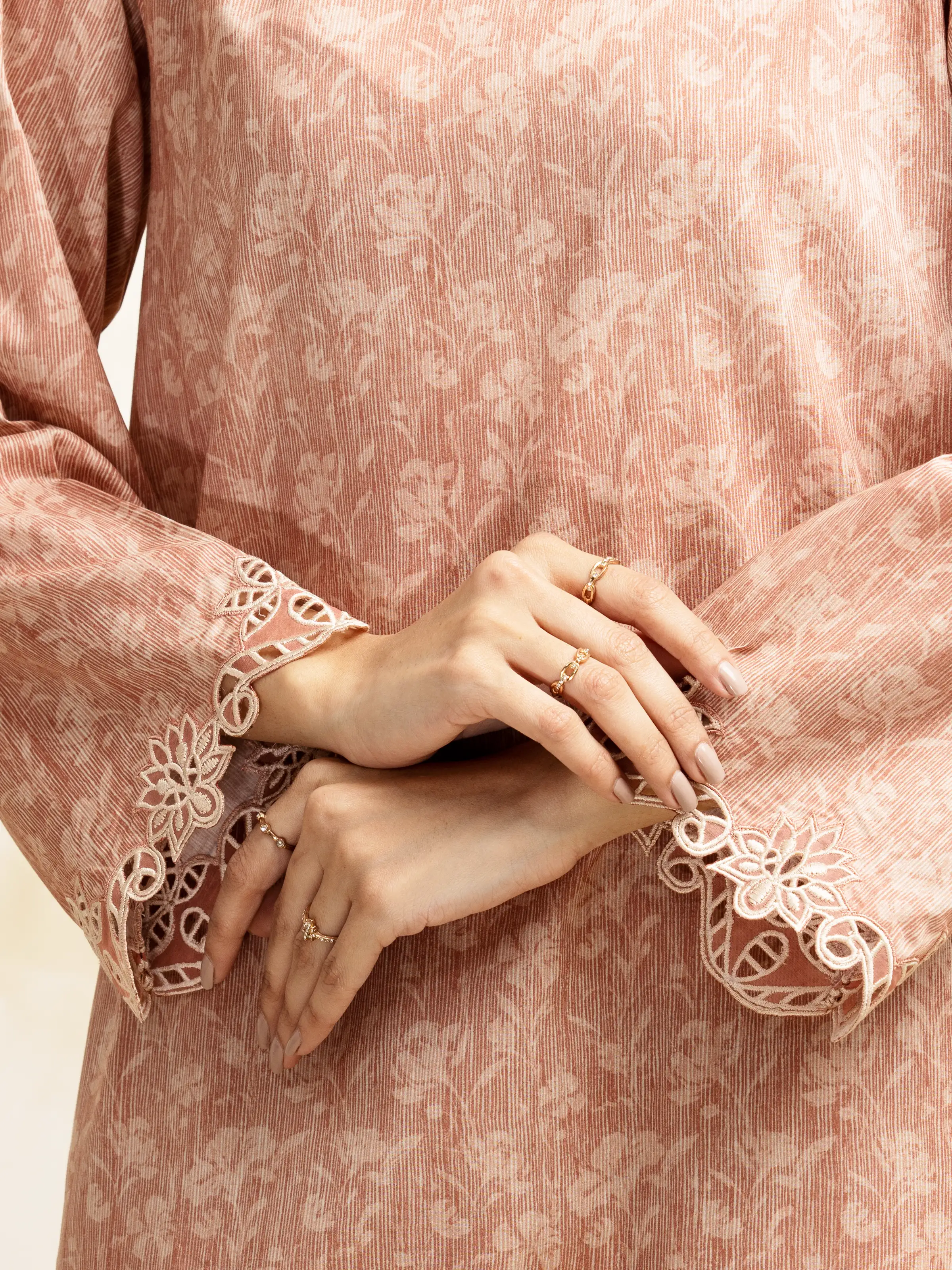Unstitched Embroidered Lawn Suit - EWU5V1-31096-3P - Image 5