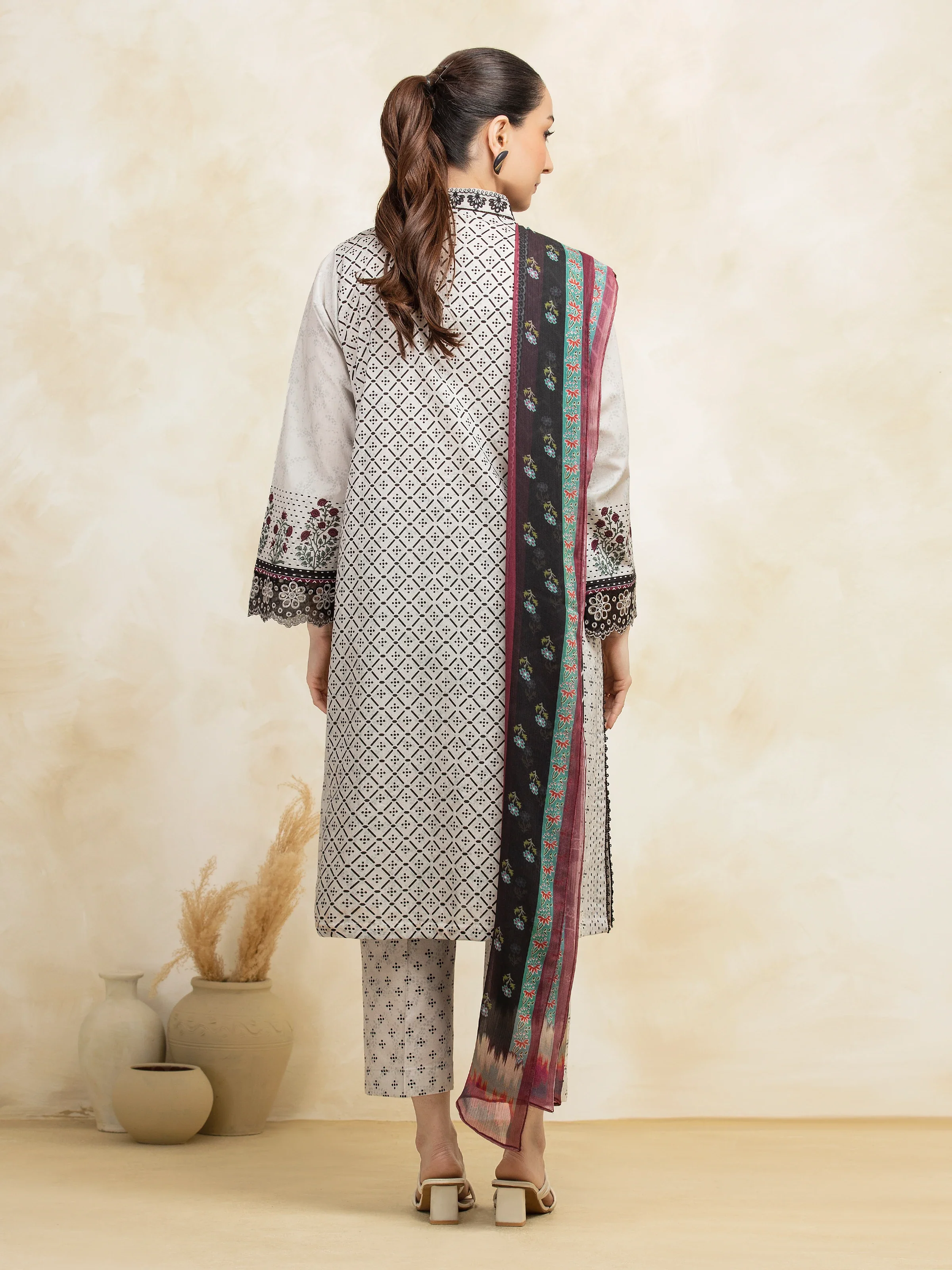 Unstitched Embroidered Lawn Suit - EWU5V1-31088-3P - Image 6