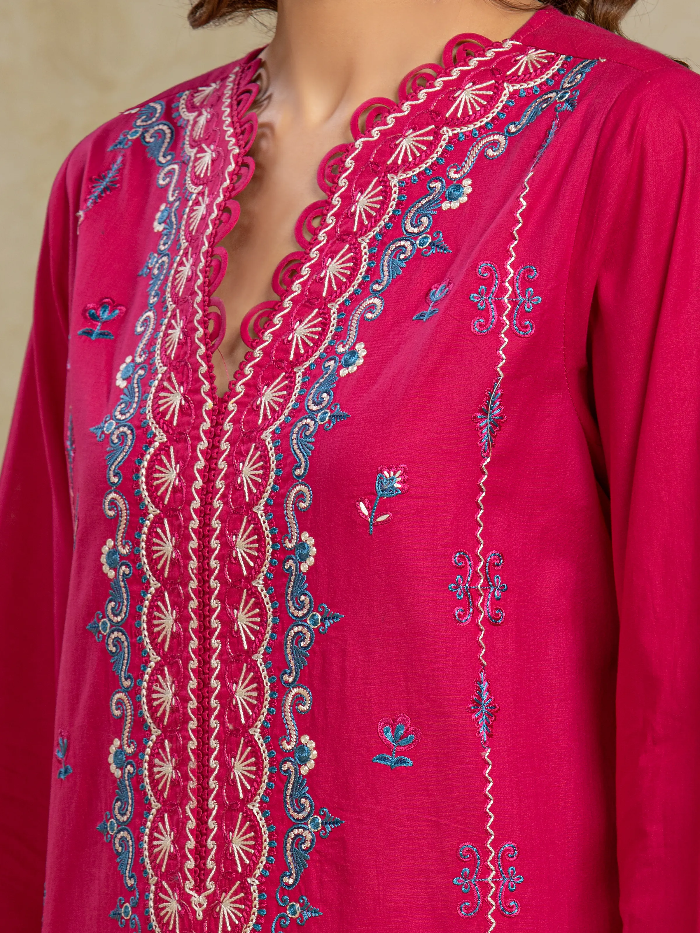 Unstitched Embroidered Cambric Suit - EWU5V2-31804-3P - Image 4