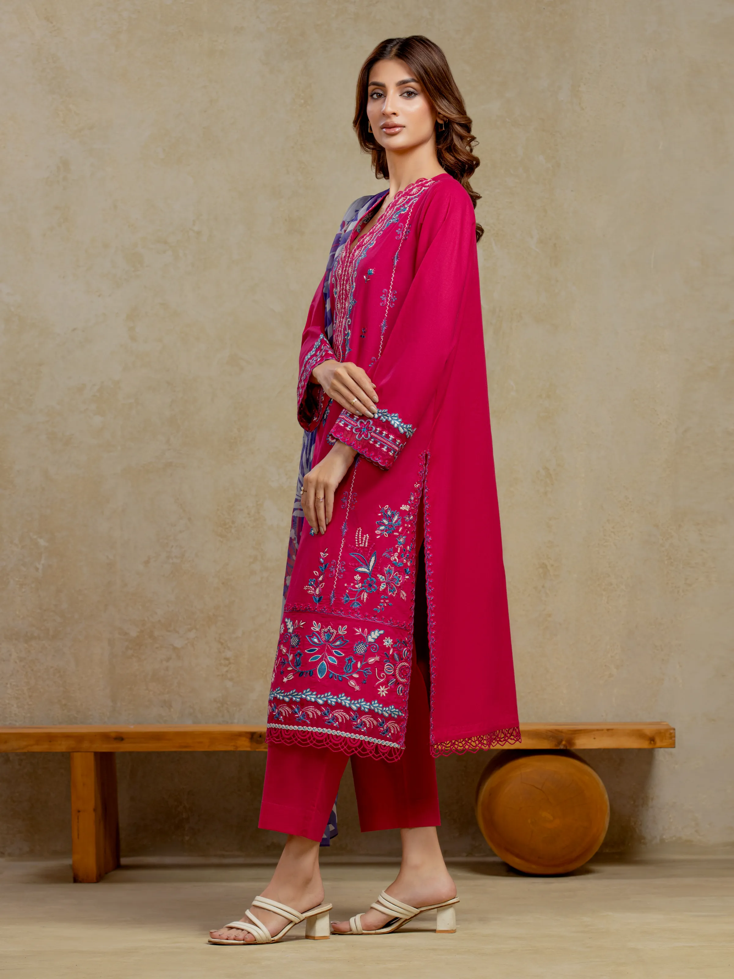 Unstitched Embroidered Cambric Suit - EWU5V2-31804-3P - Image 5