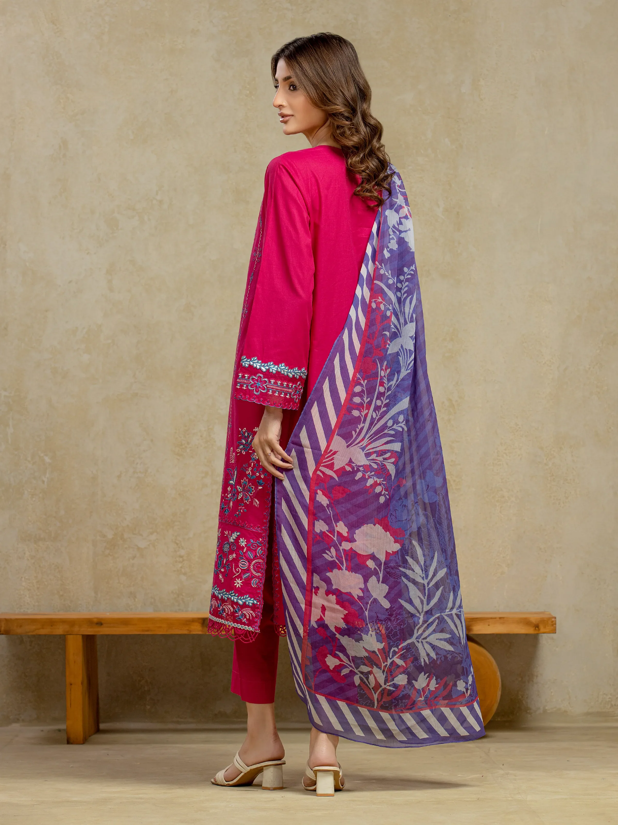 Unstitched Embroidered Cambric Suit - EWU5V2-31804-3P - Image 6