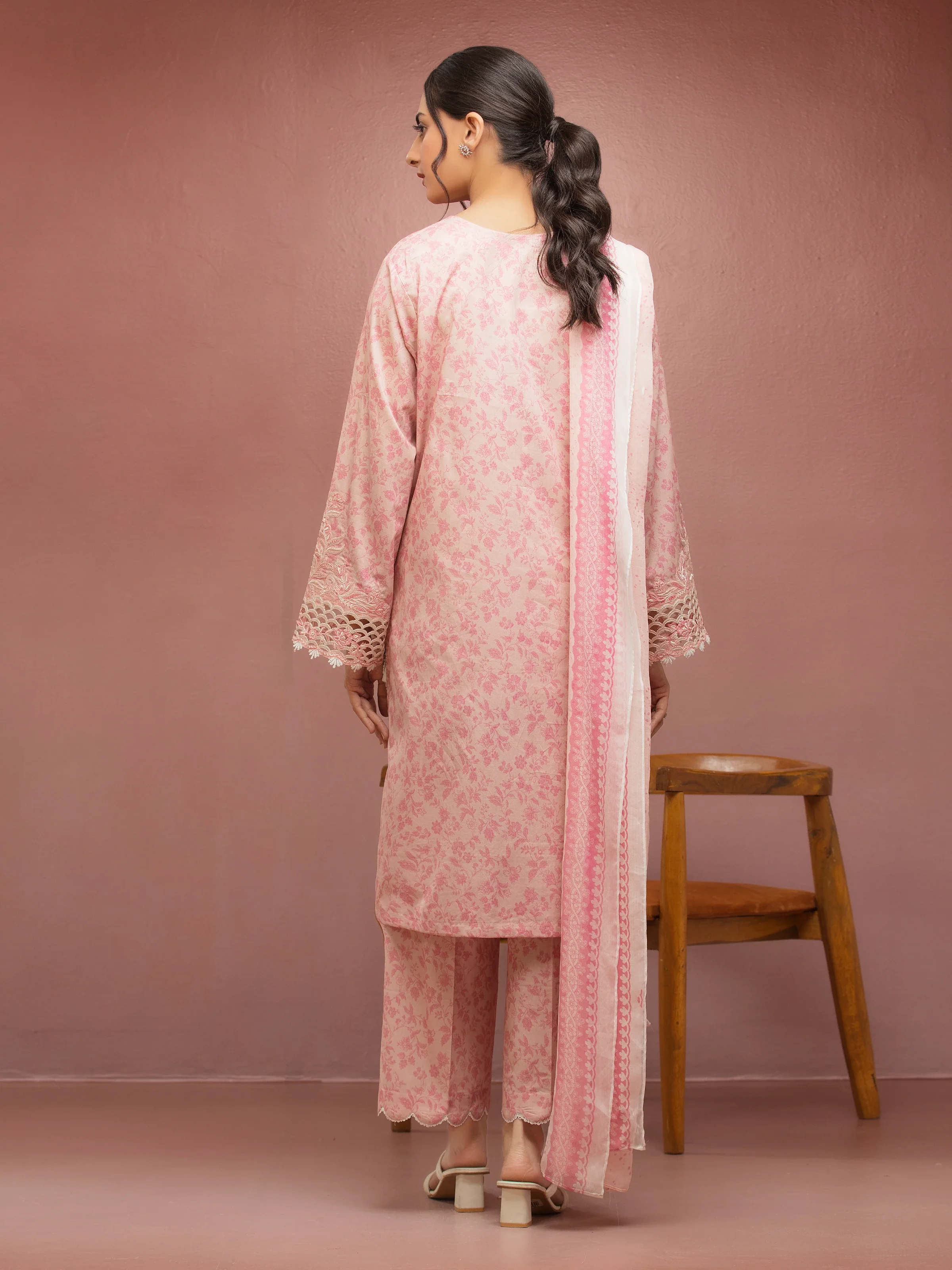 Unstitched Embroidered Lawn Suit - EWU5V1-31081-3P - Image 5