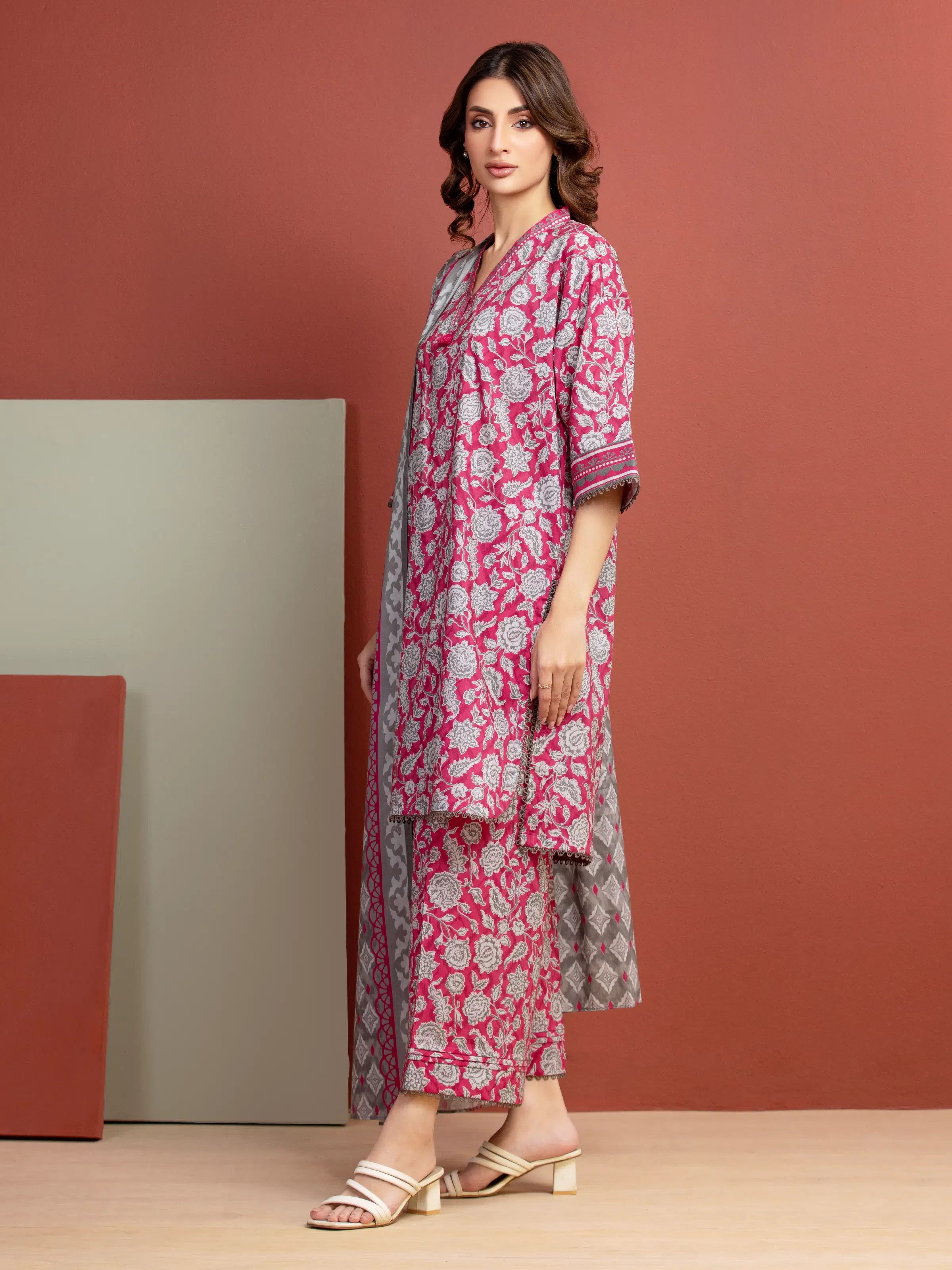 Unstitched Printed Lawn Suit - EWU5A1-35287-3P - Image 5