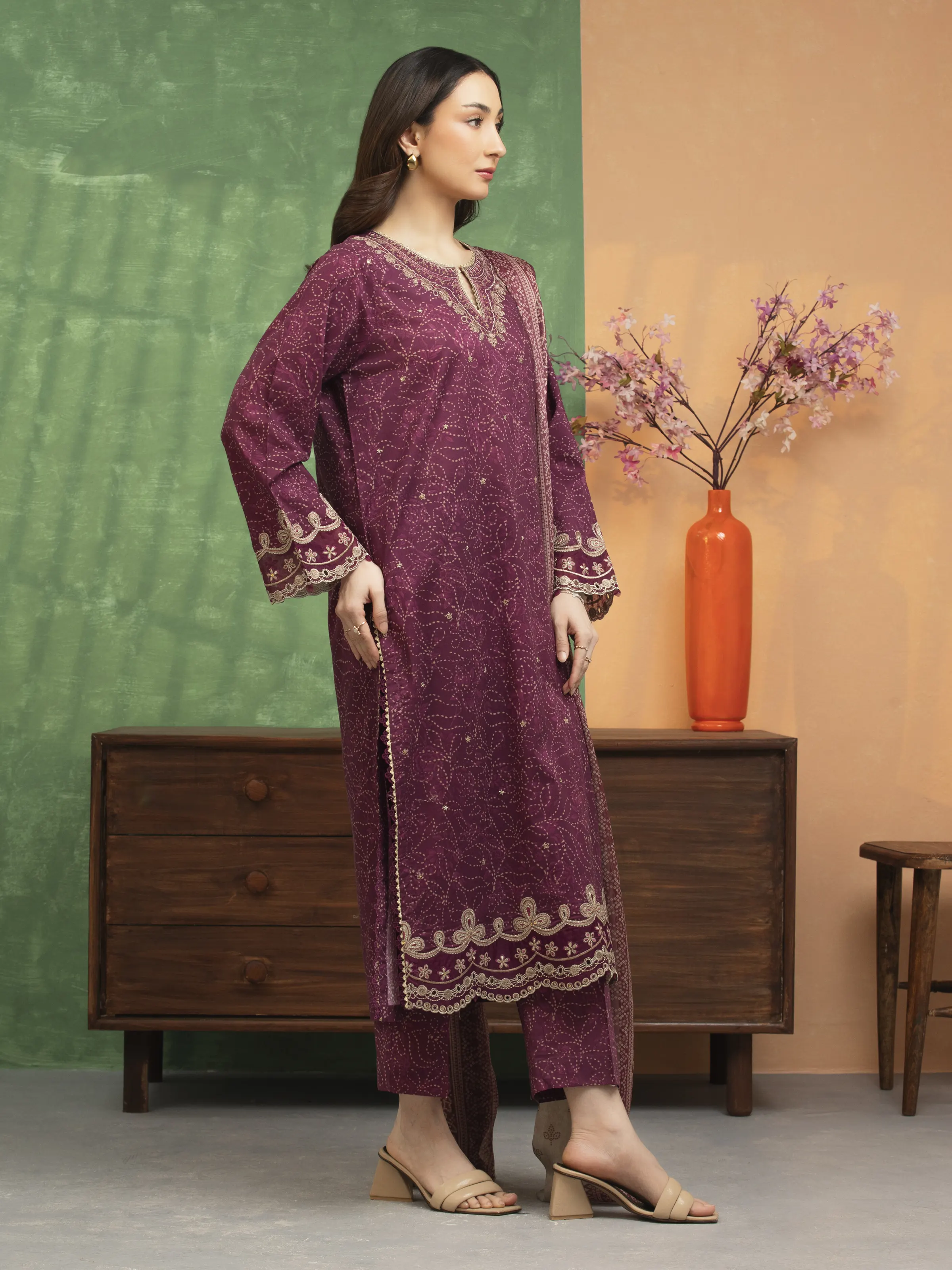 Unstitched Embroidered Lawn Suit - EWU5V1-31435-3P - Image 3