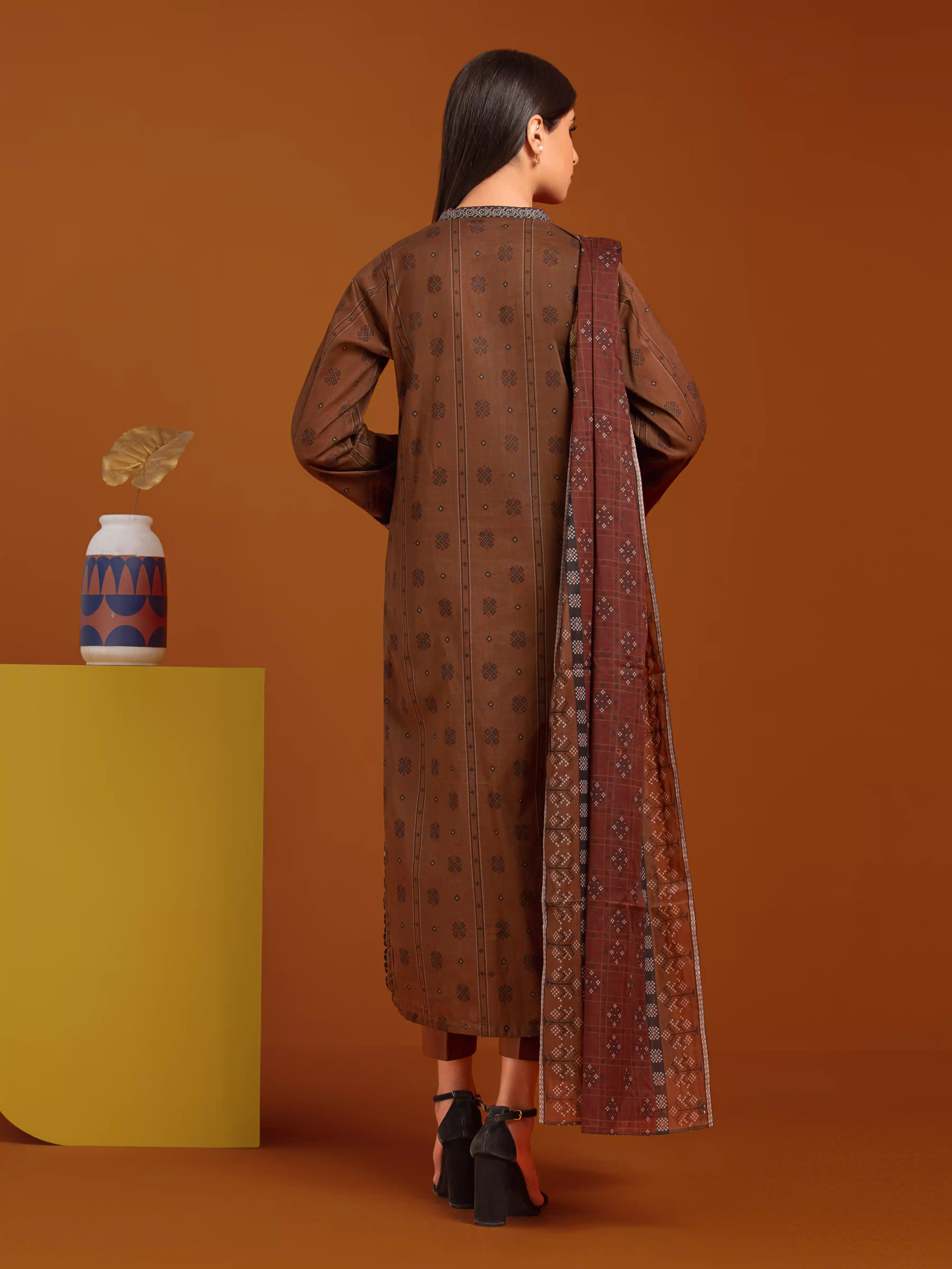 Unstitched  Printed Khaddar Shirt Dupatta - EWU24A3-27013SD - Image 2