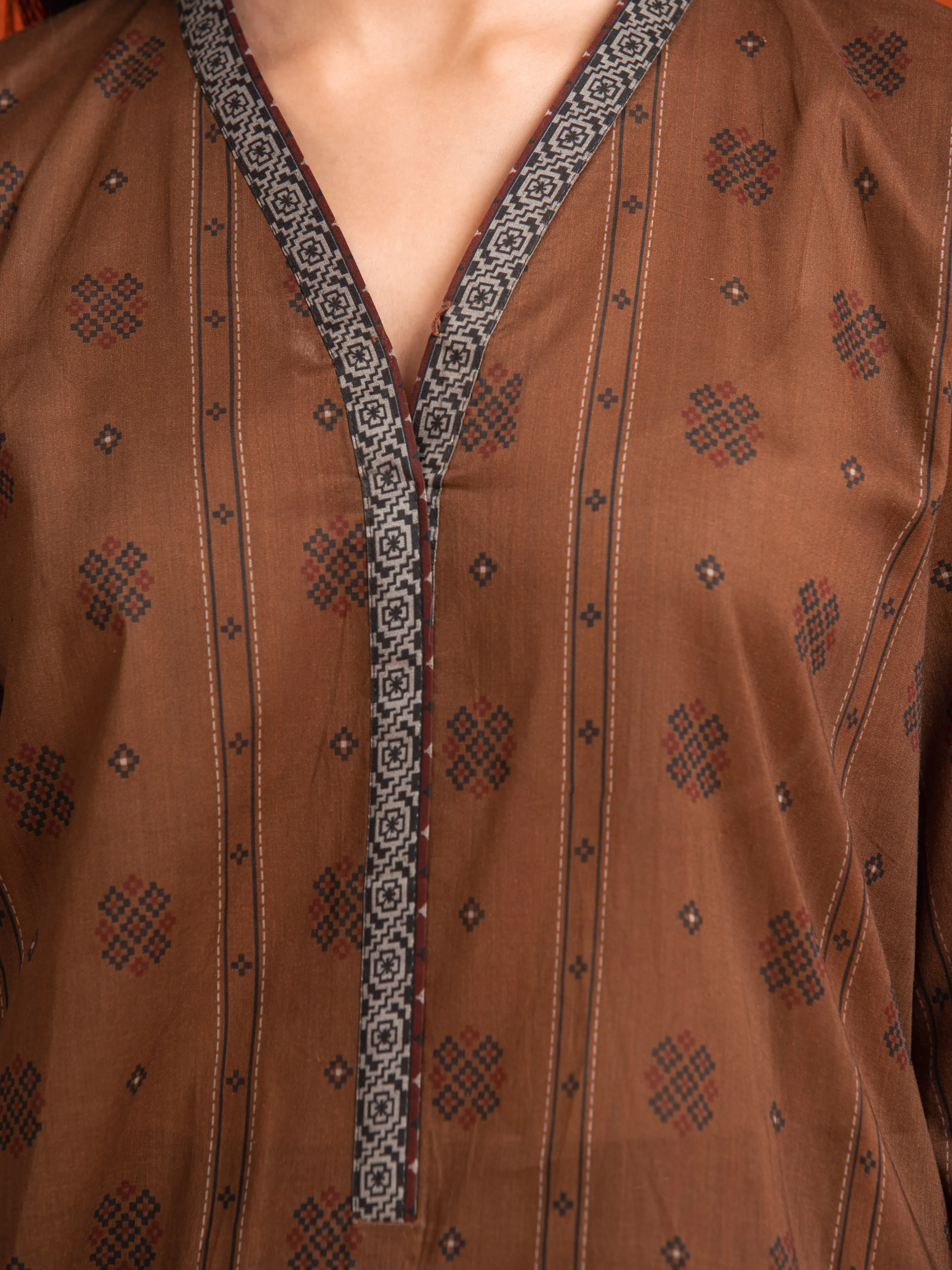 Unstitched  Printed Khaddar Shirt Dupatta - EWU24A3-27013SD - Image 3