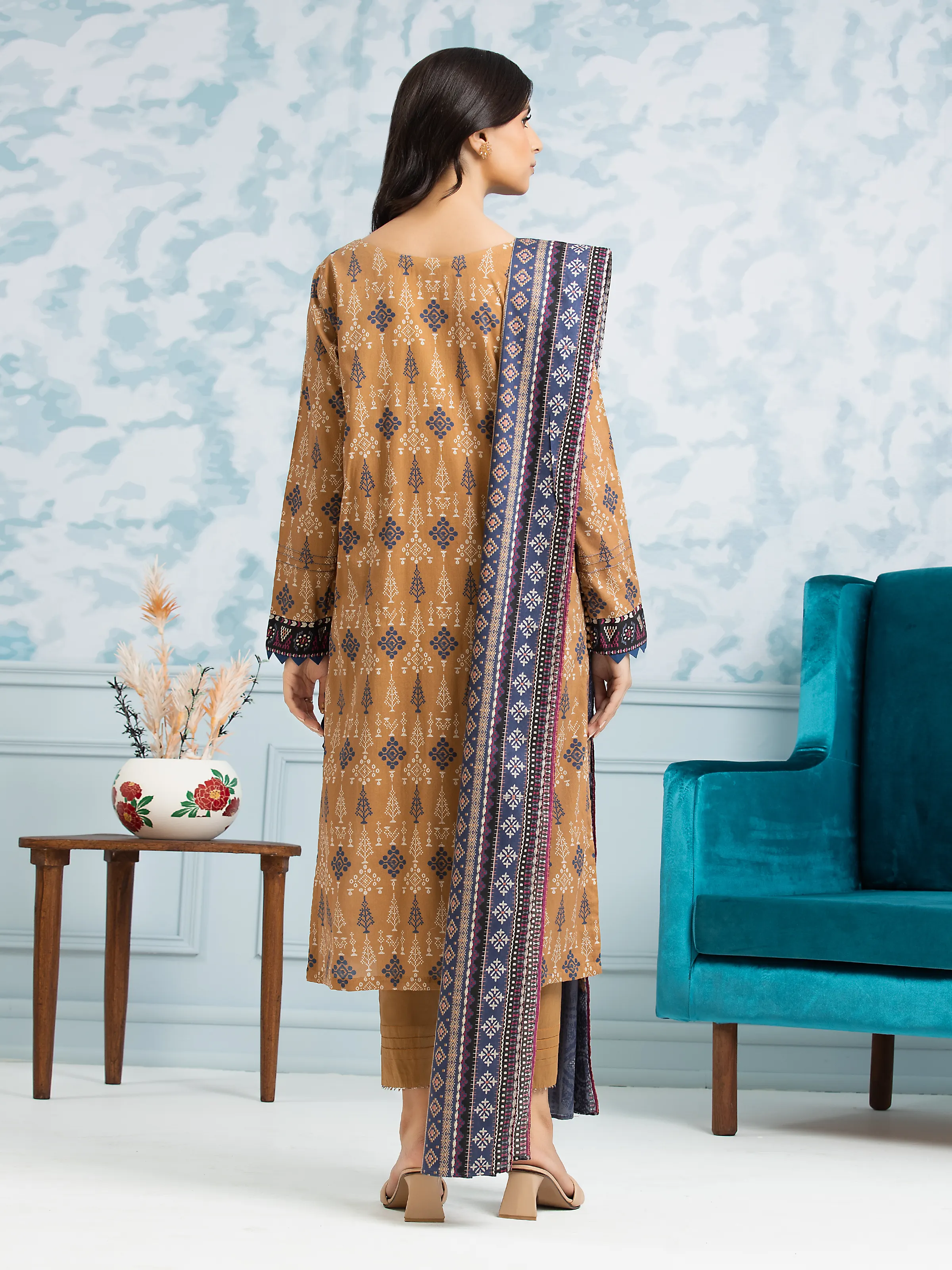 Unstitched  Printed Khaddar Shirt Dupatta - EWU24A3-28069SD - Image 2